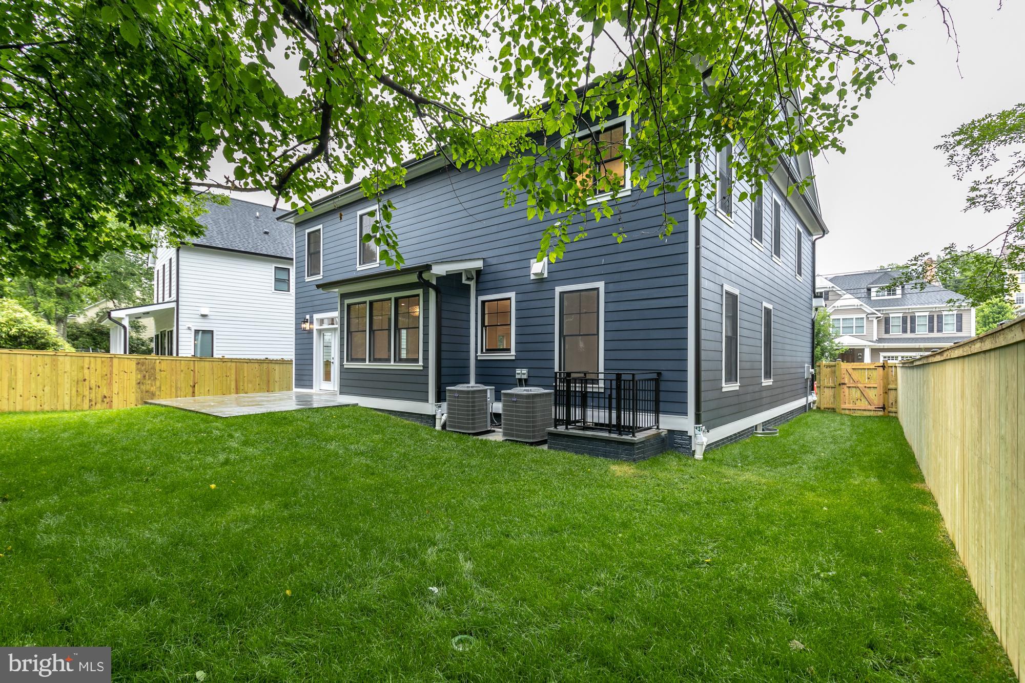 AYRLAWN - Residential