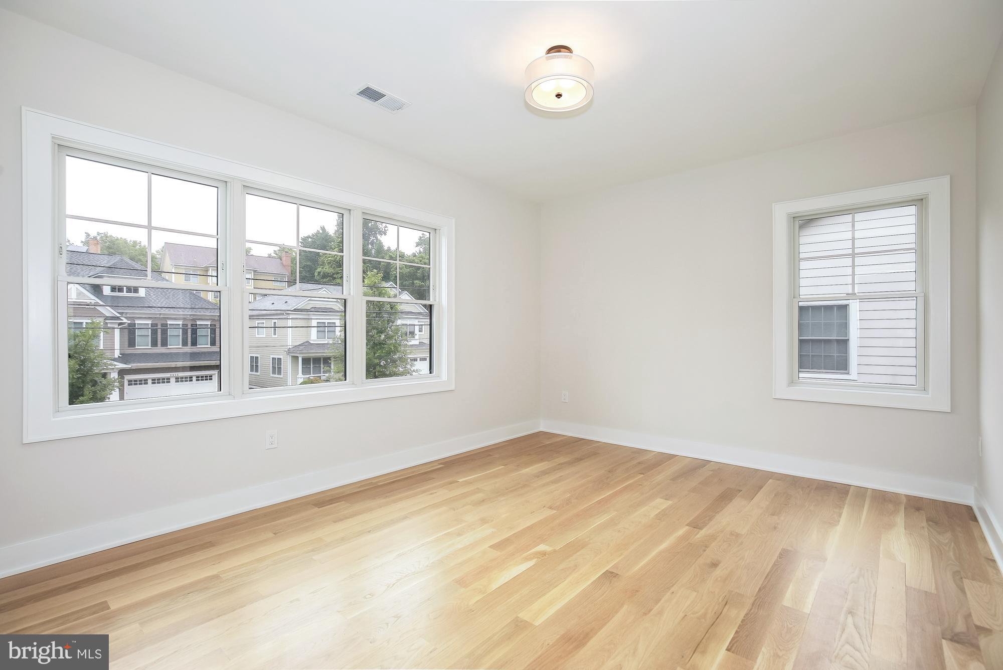 AYRLAWN - Residential