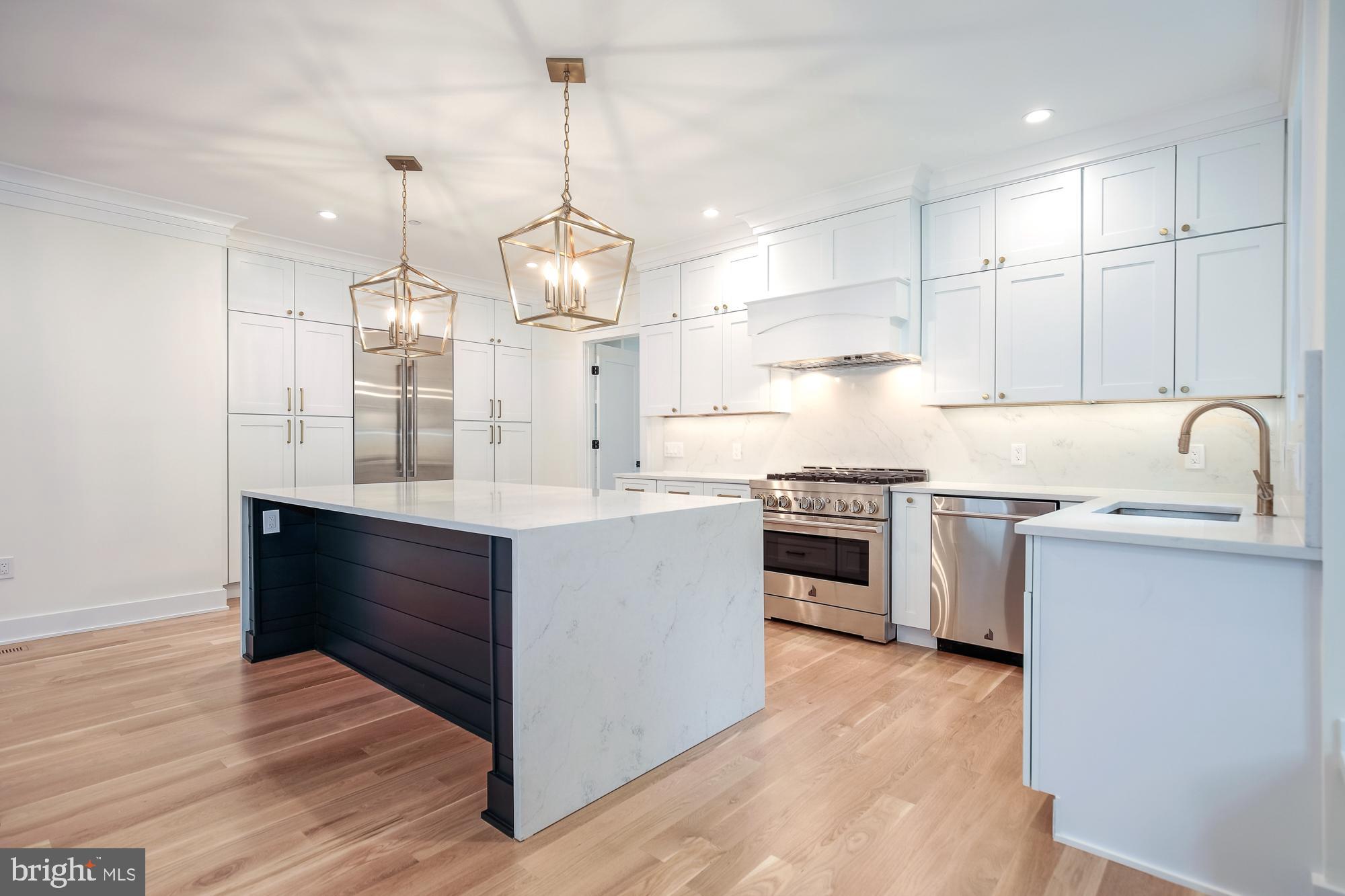 AYRLAWN - Residential