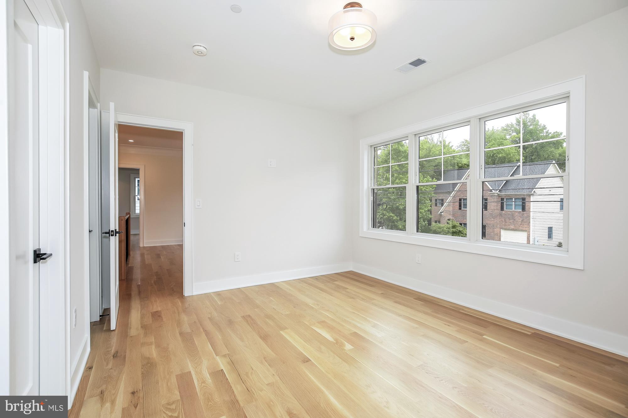 AYRLAWN - Residential