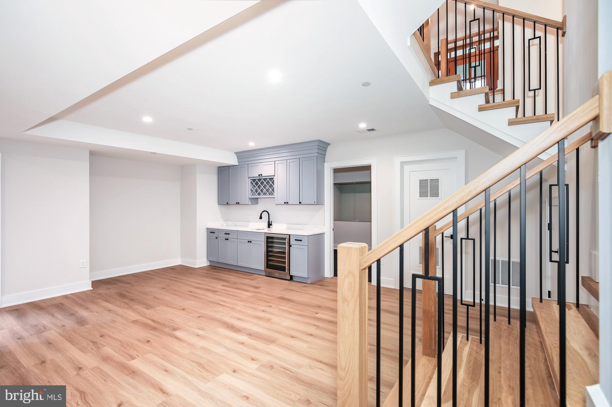 AYRLAWN - Residential