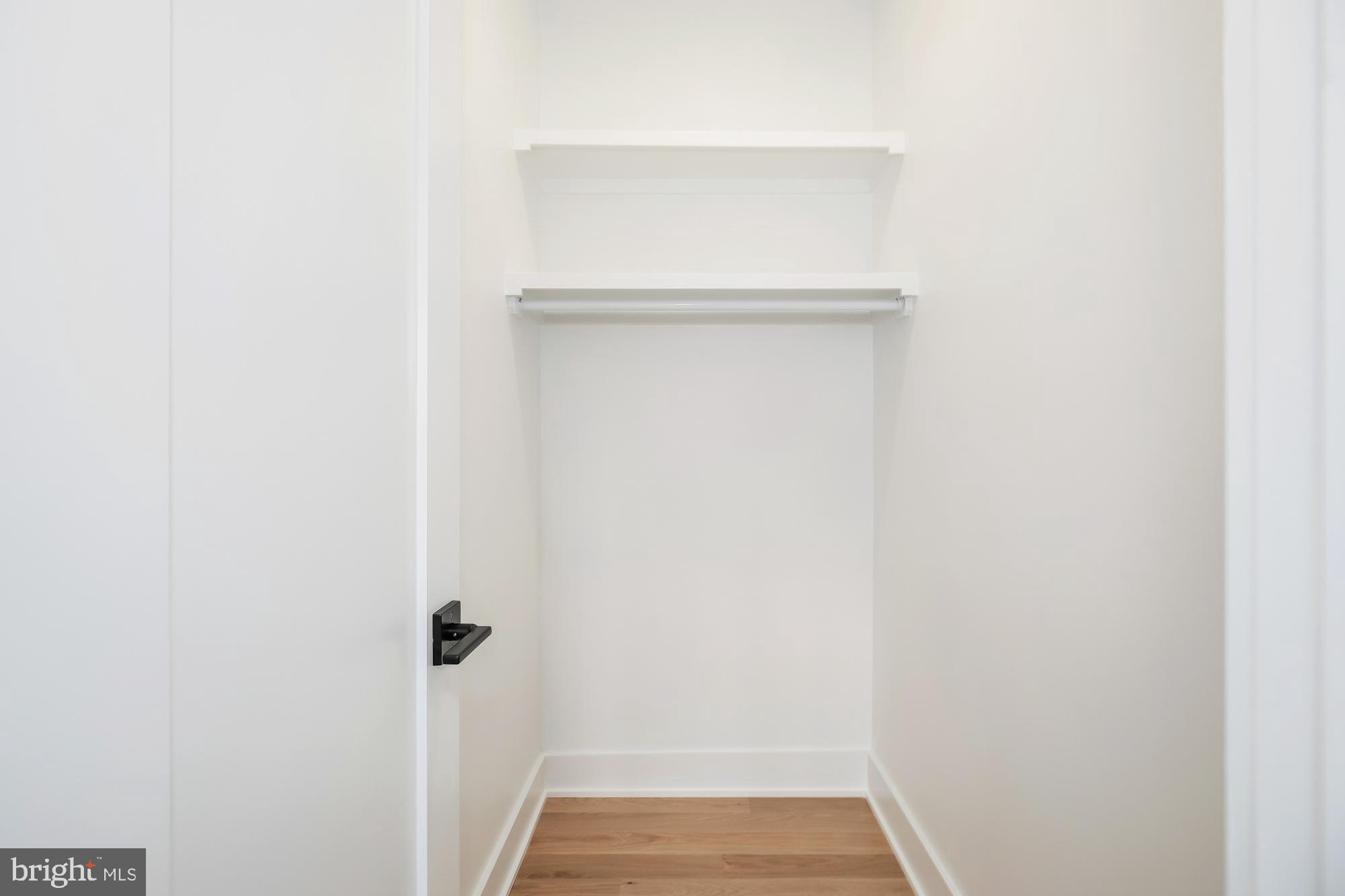 AYRLAWN - Residential