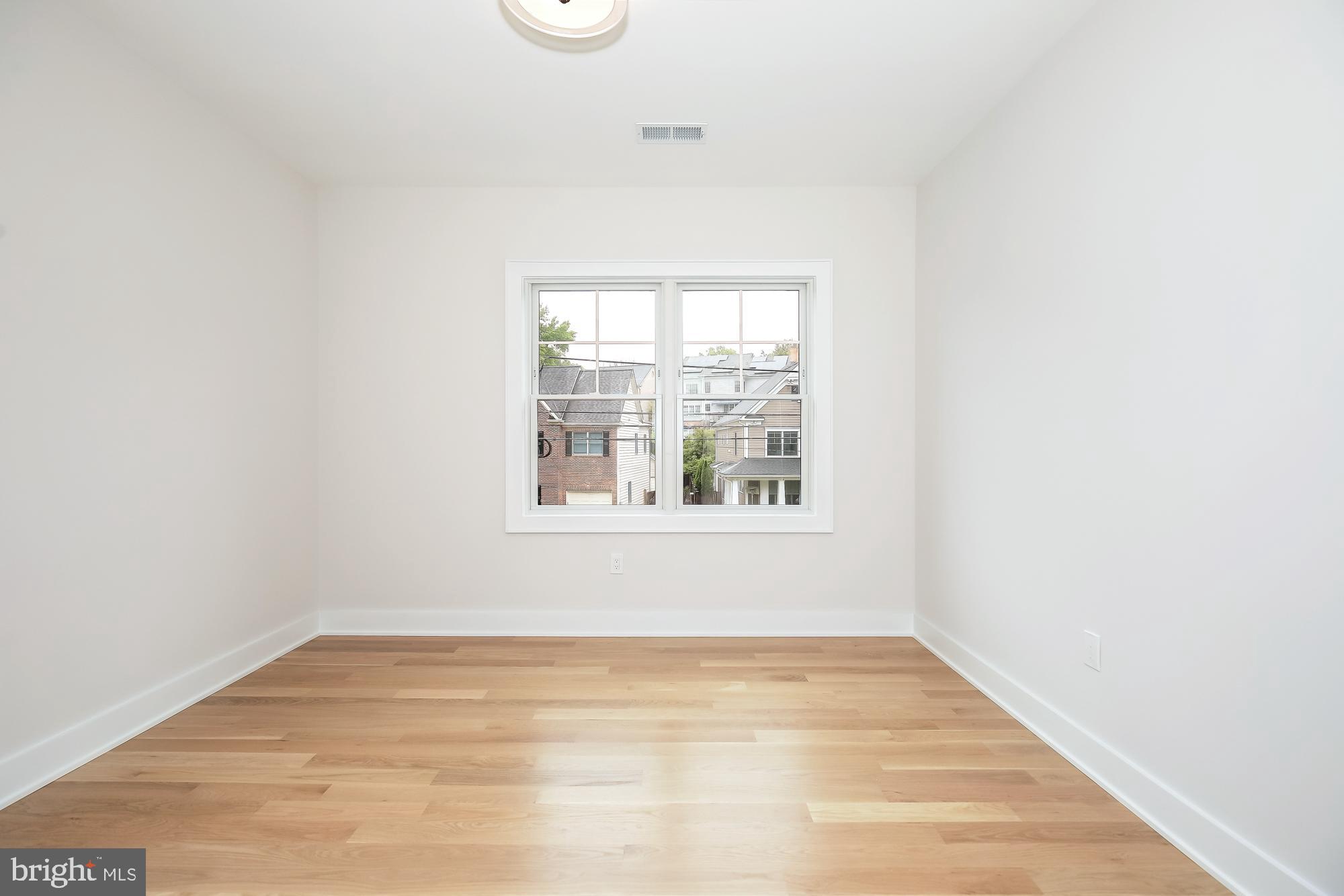 AYRLAWN - Residential