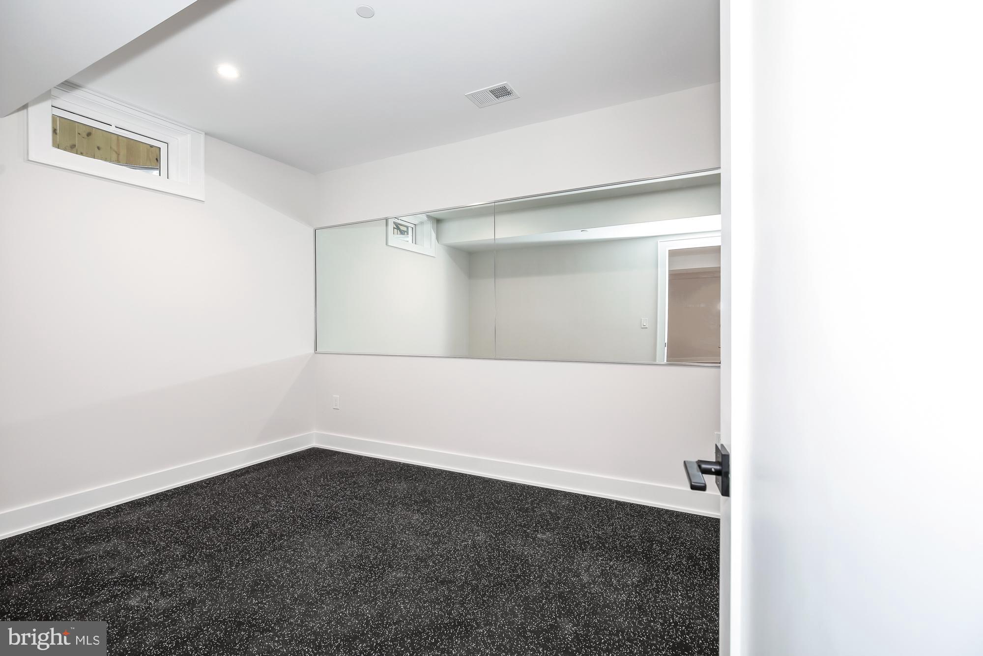 AYRLAWN - Residential