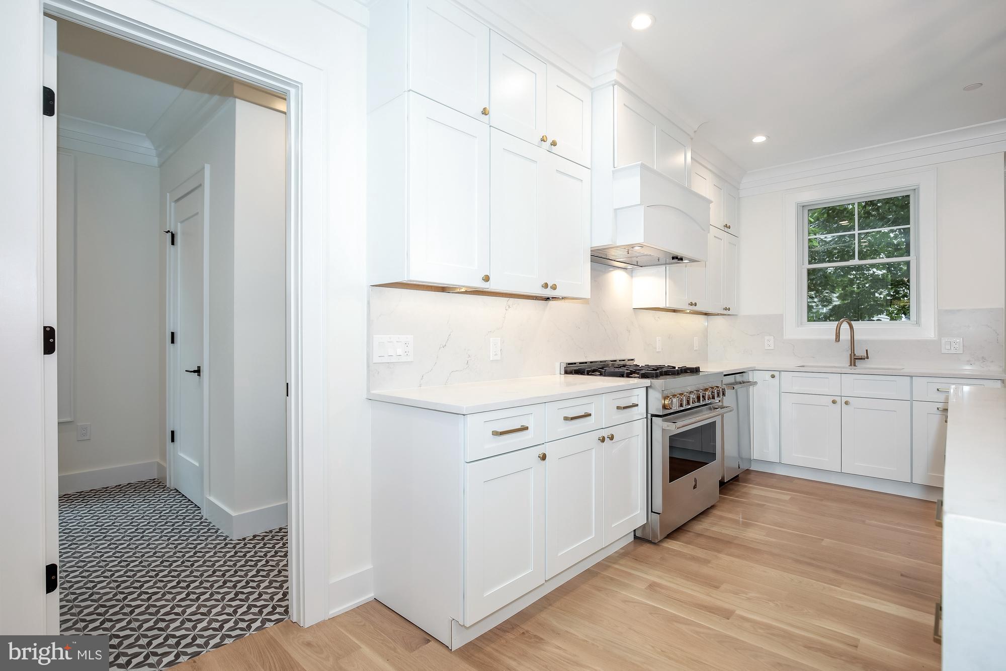 AYRLAWN - Residential