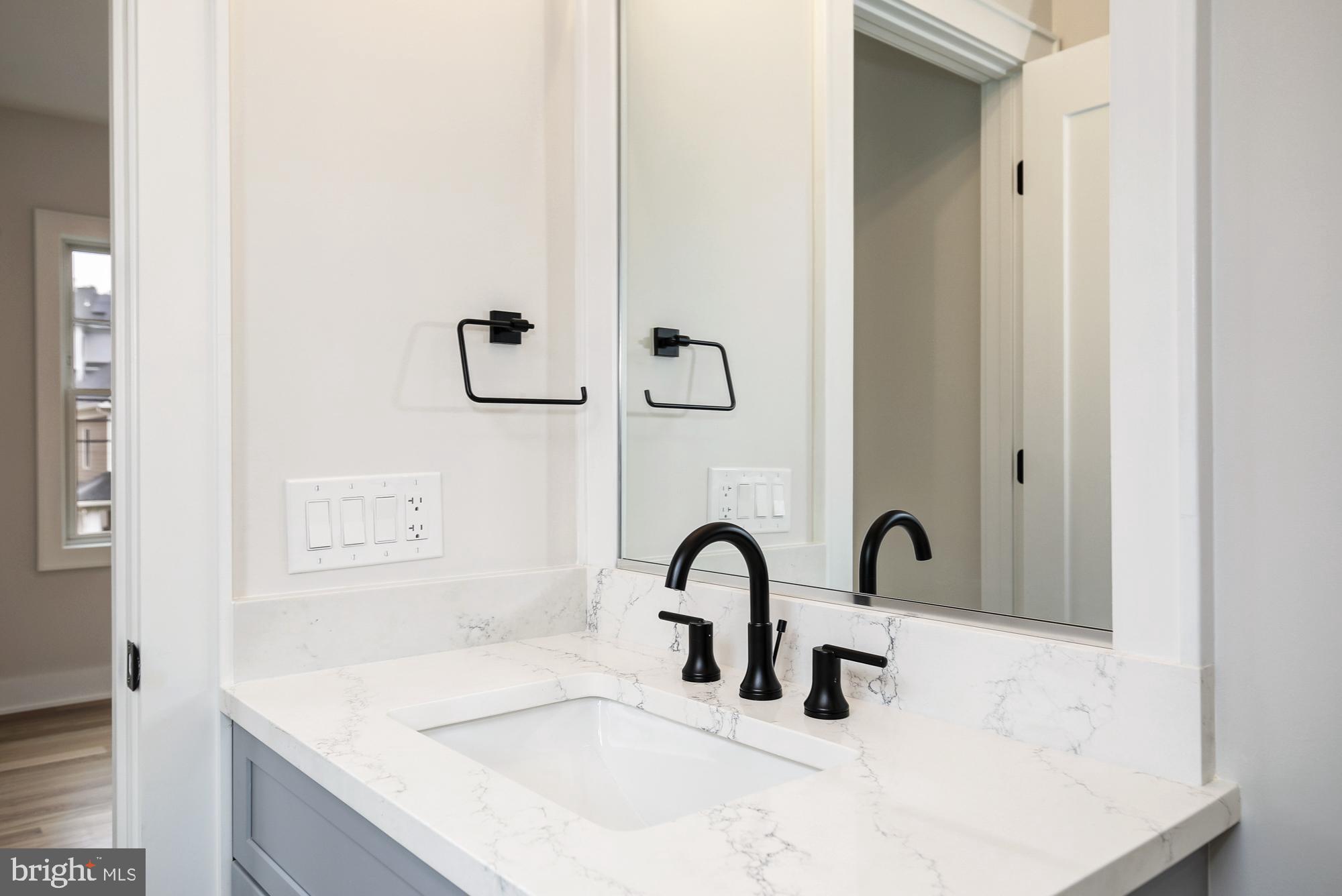 AYRLAWN - Residential