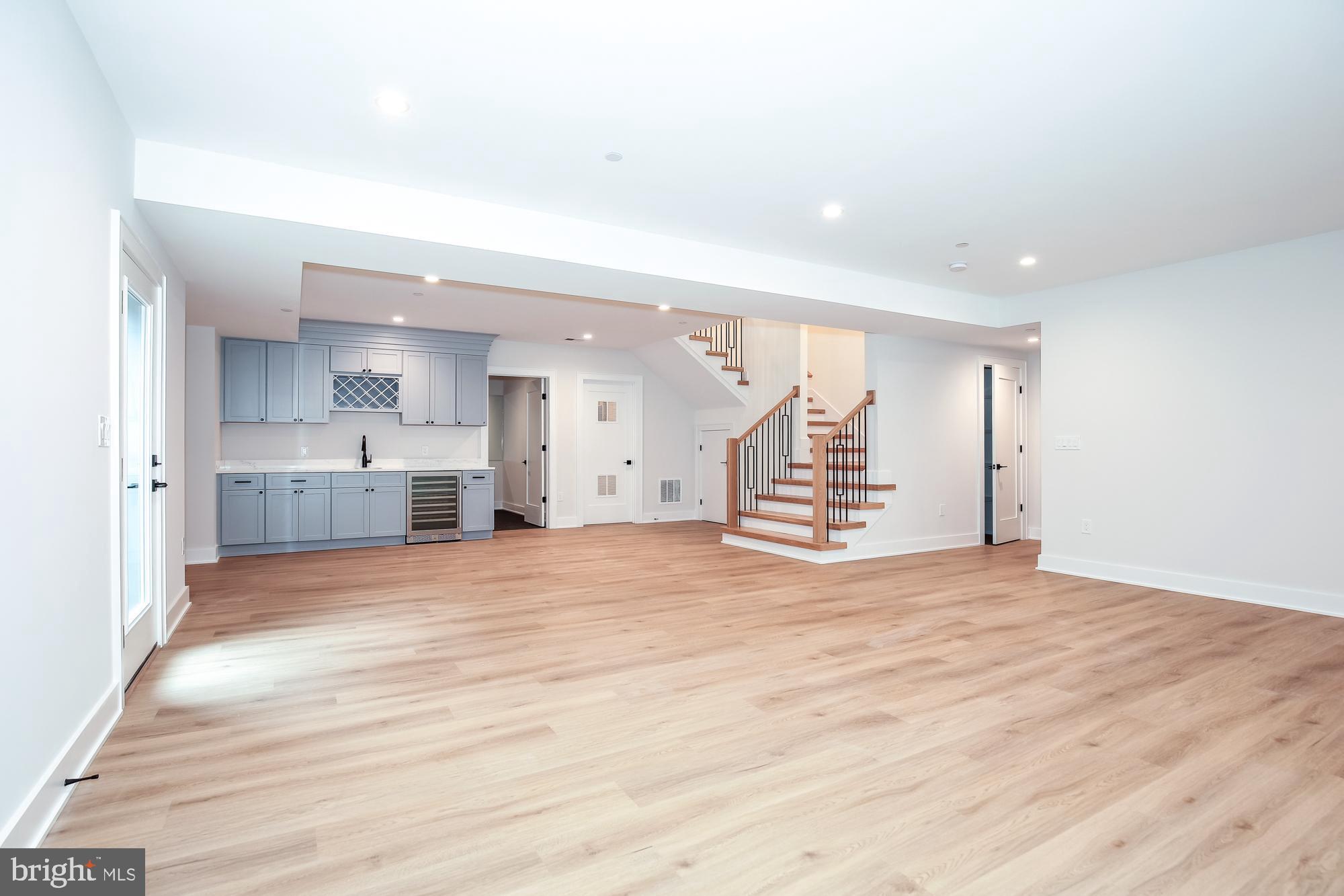 AYRLAWN - Residential