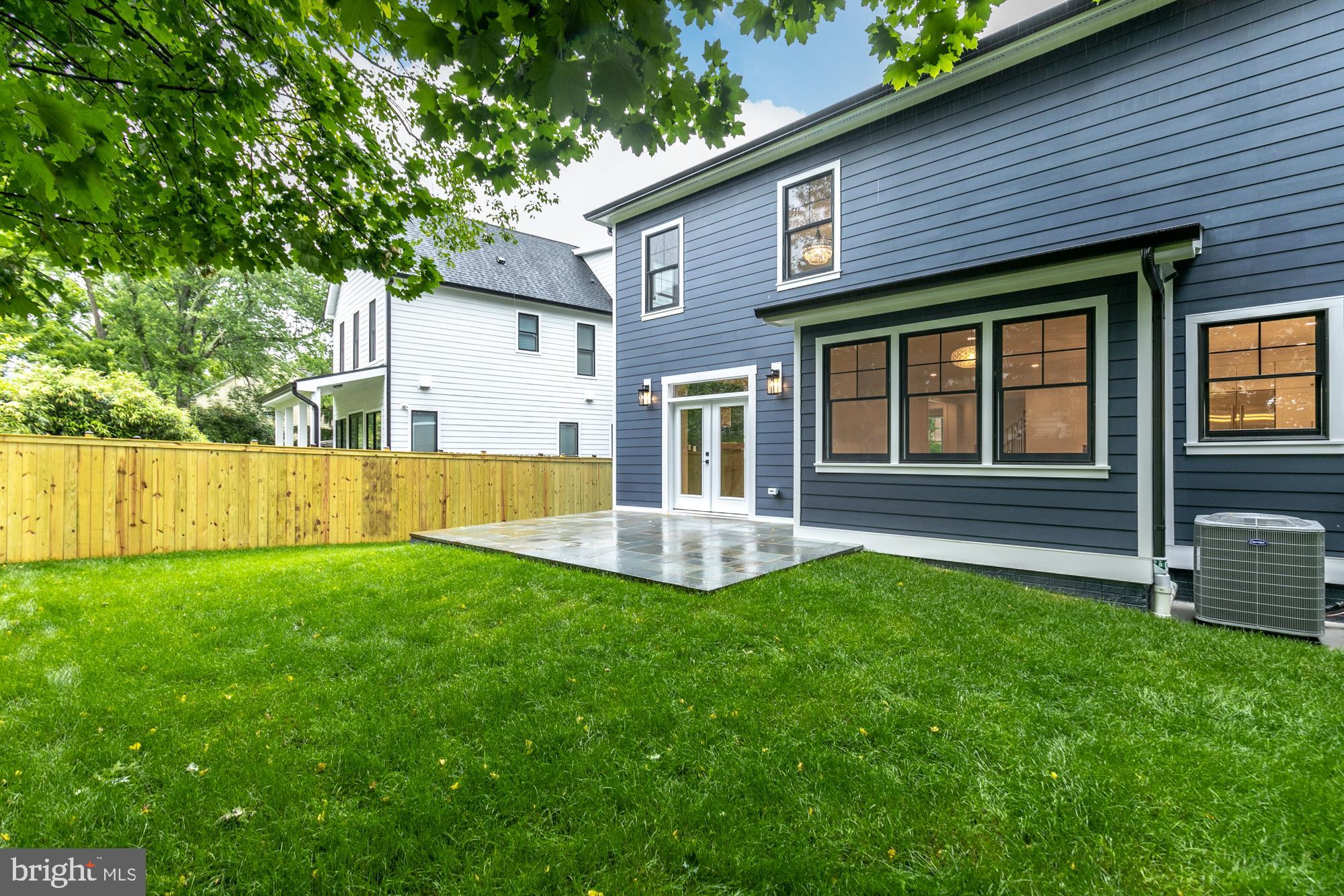 AYRLAWN - Residential