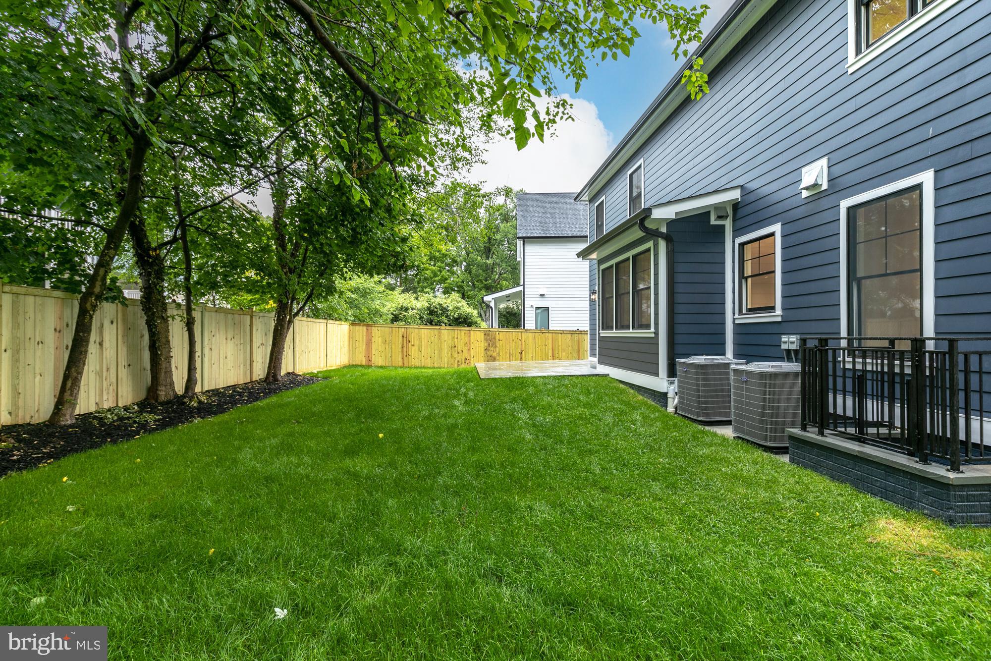 AYRLAWN - Residential