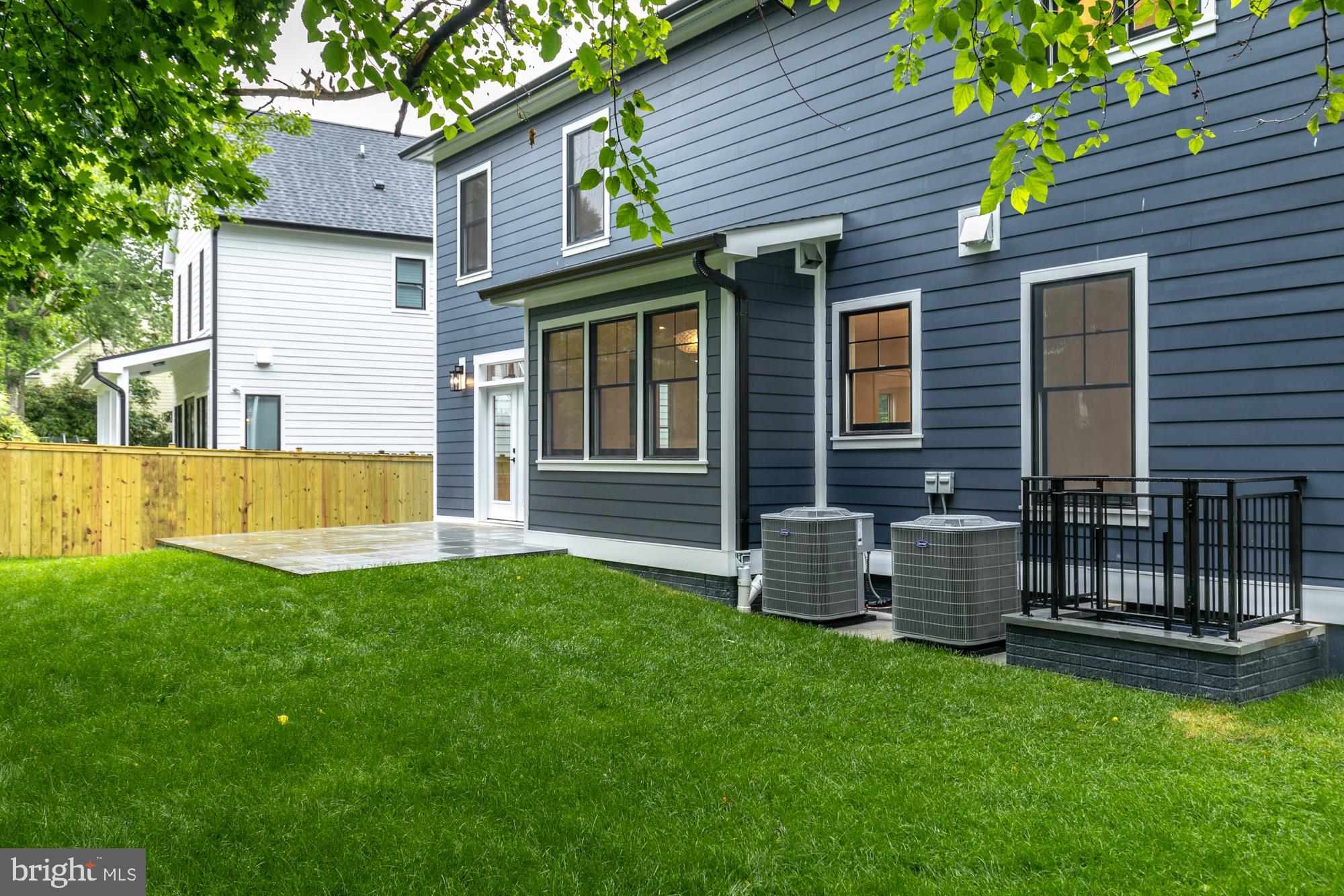 AYRLAWN - Residential