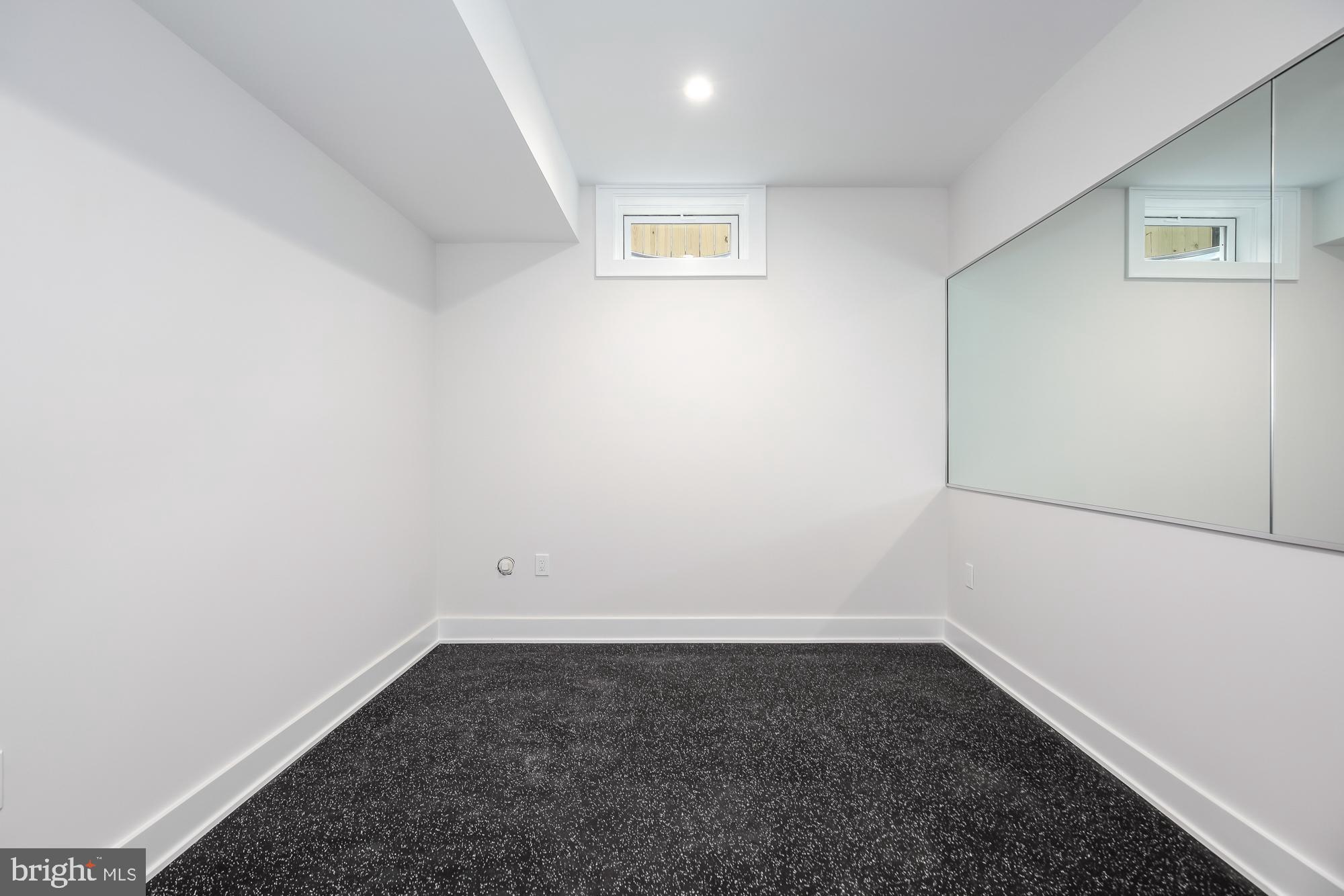 AYRLAWN - Residential