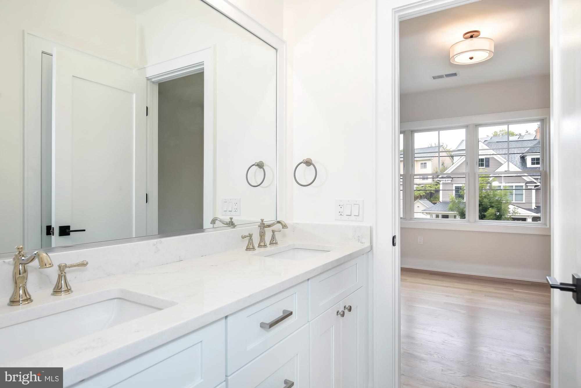 AYRLAWN - Residential