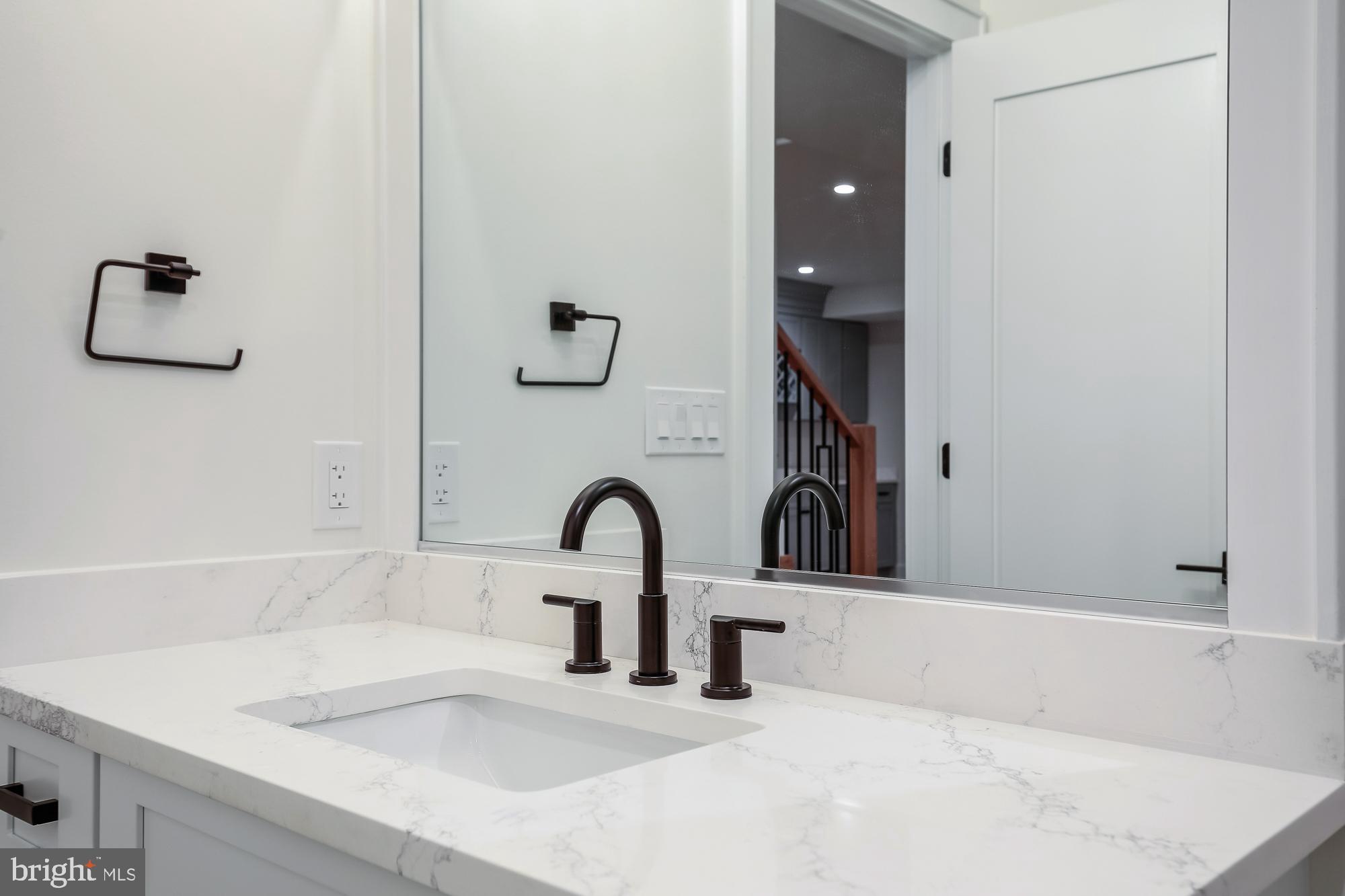 AYRLAWN - Residential