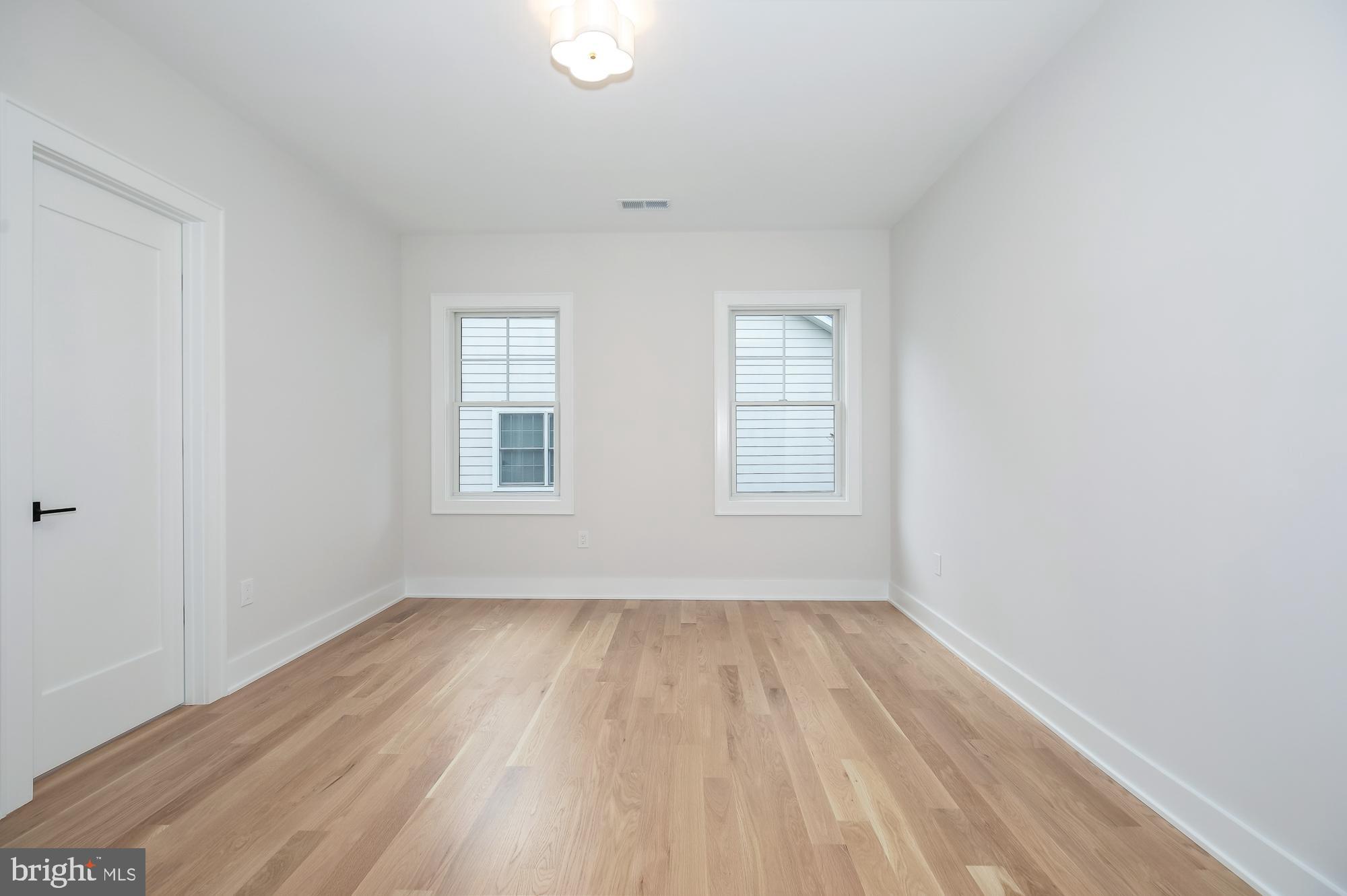 AYRLAWN - Residential