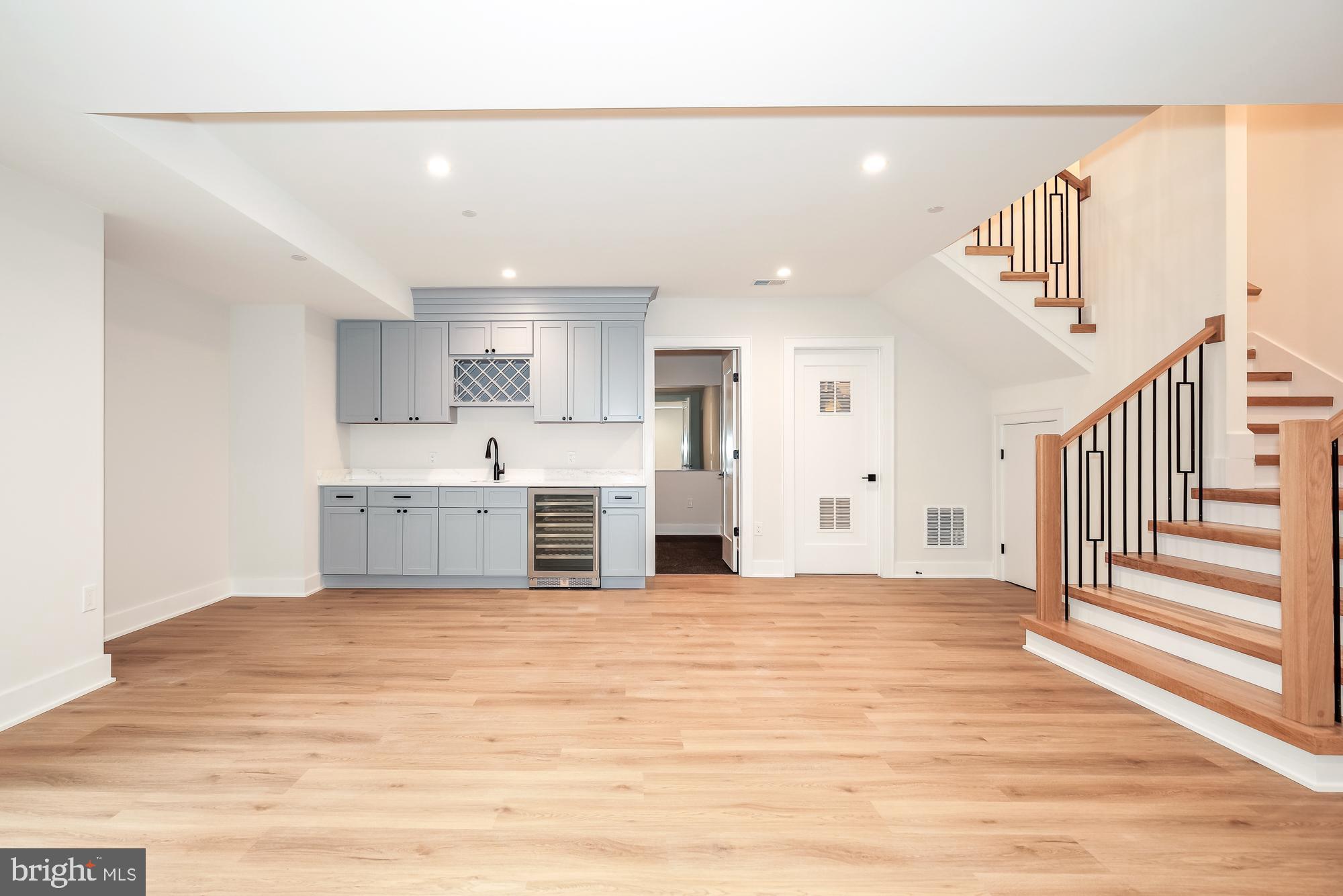 AYRLAWN - Residential