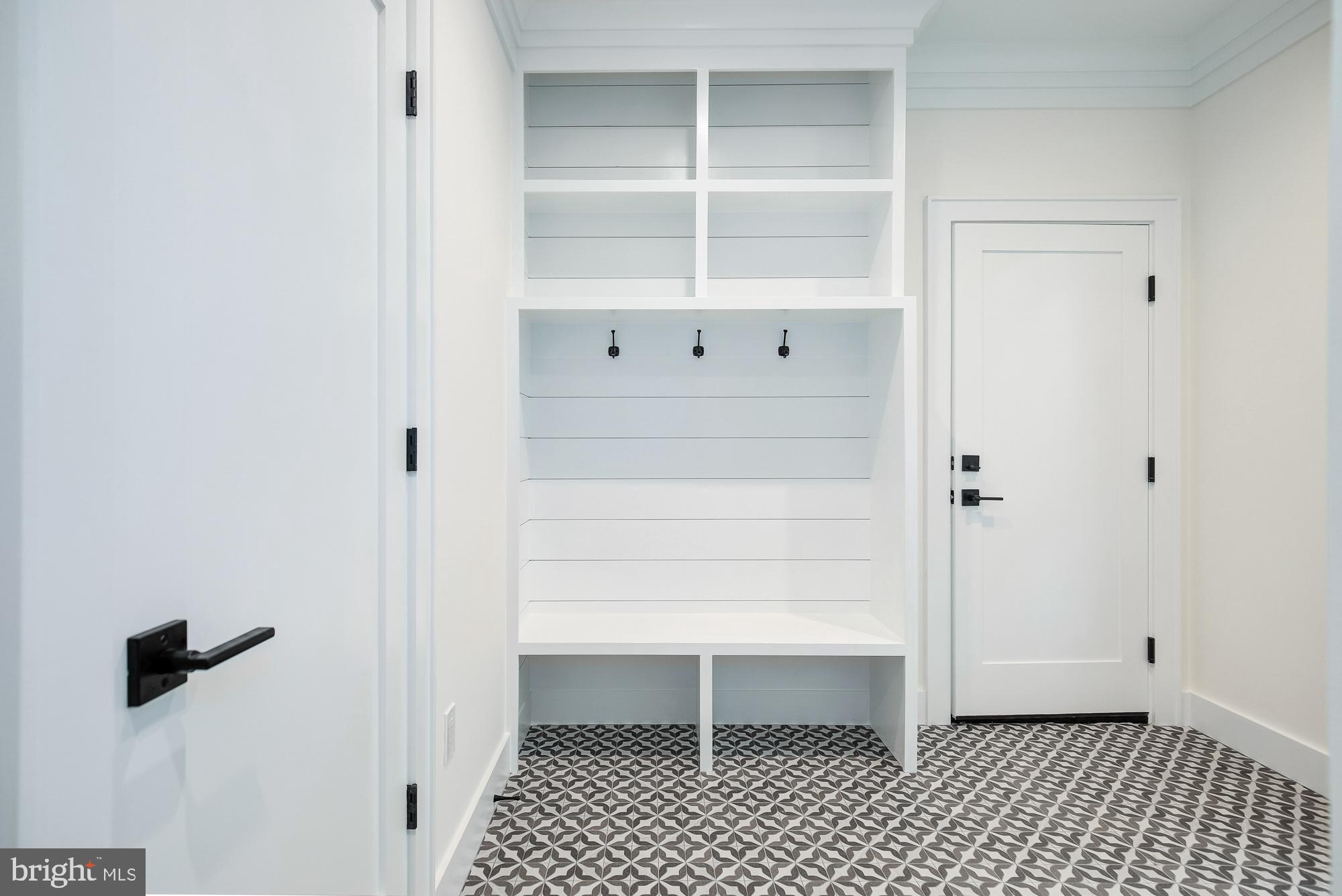 AYRLAWN - Residential