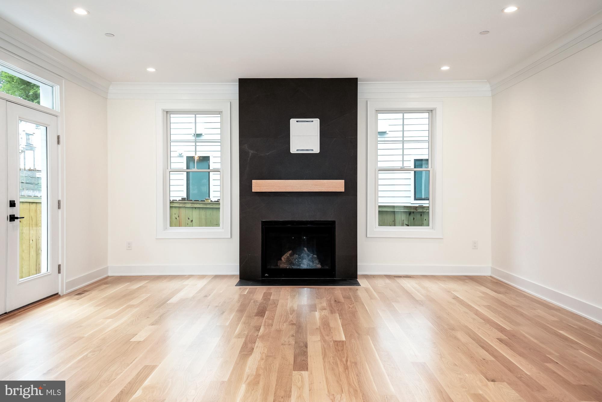 AYRLAWN - Residential