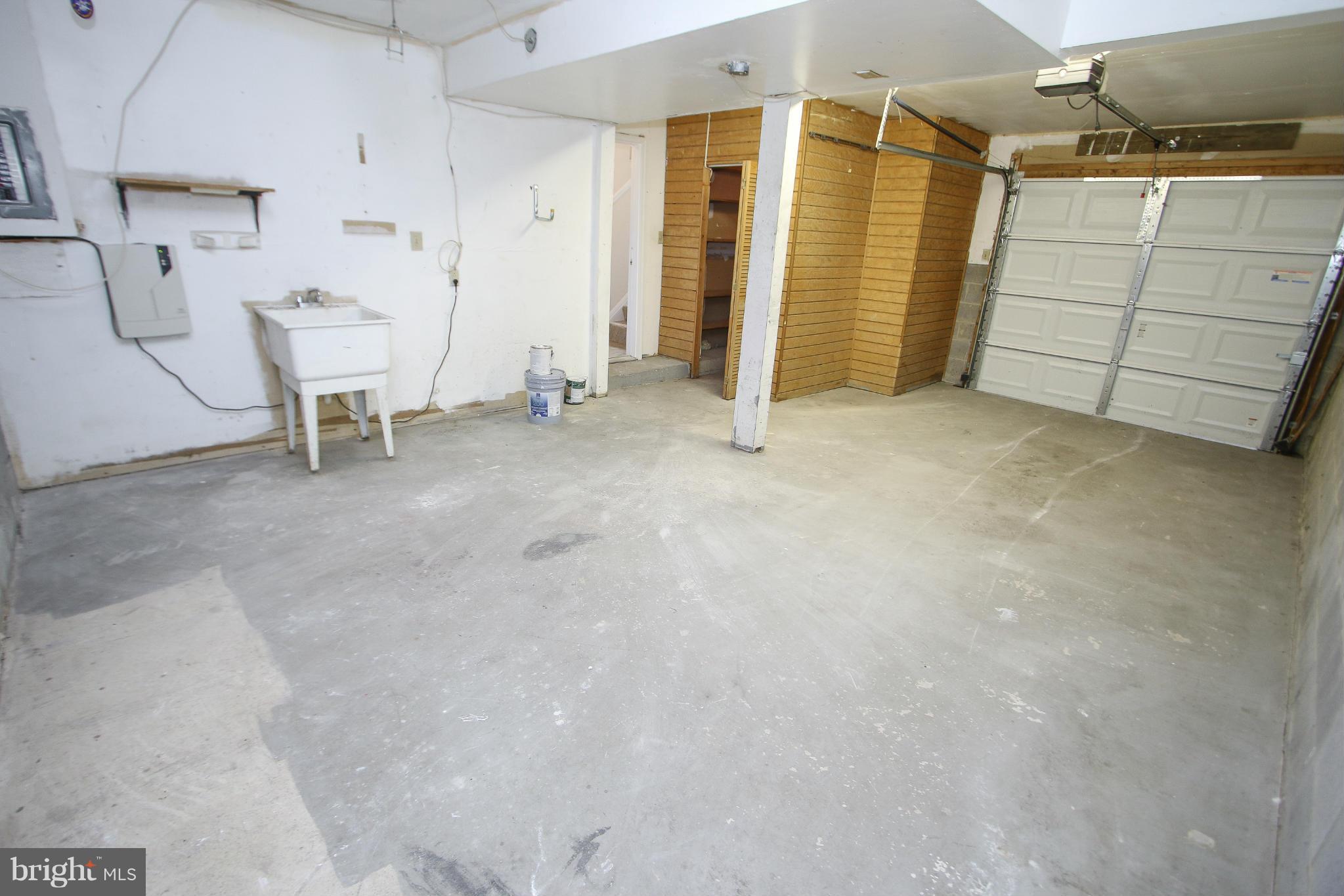 NEWINGTON FOREST - Residential