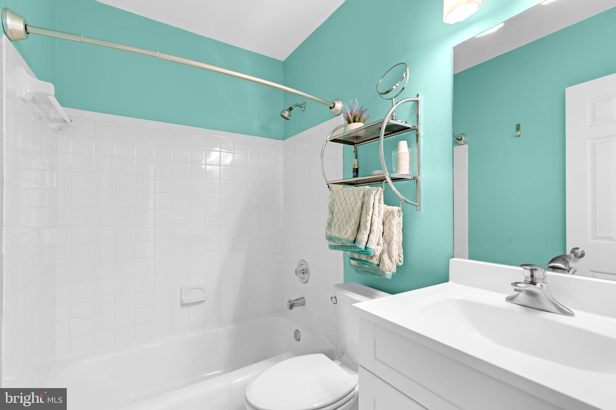 HAMPTONS OF MCLEAN - Residential