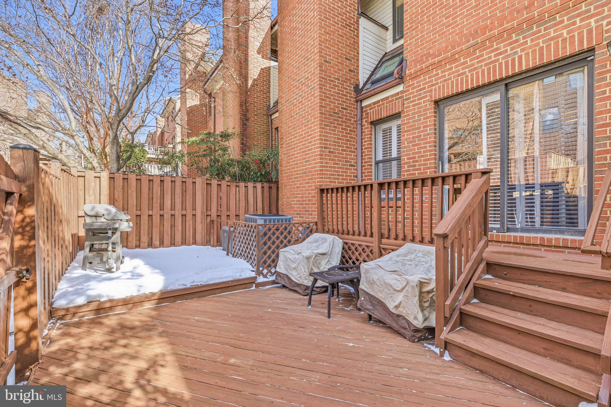 HAMPTONS OF MCLEAN - Residential