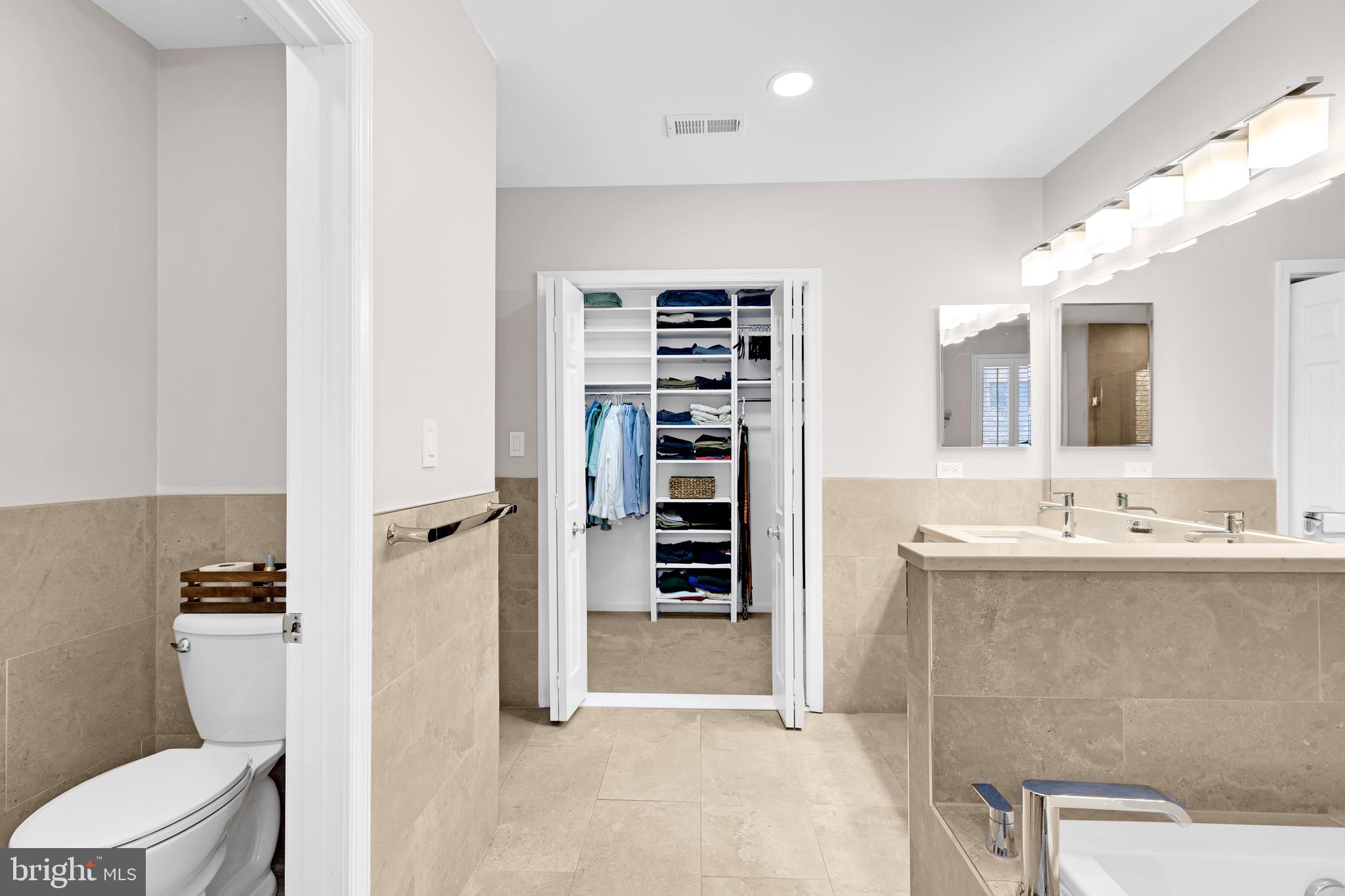 HAMPTONS OF MCLEAN - Residential