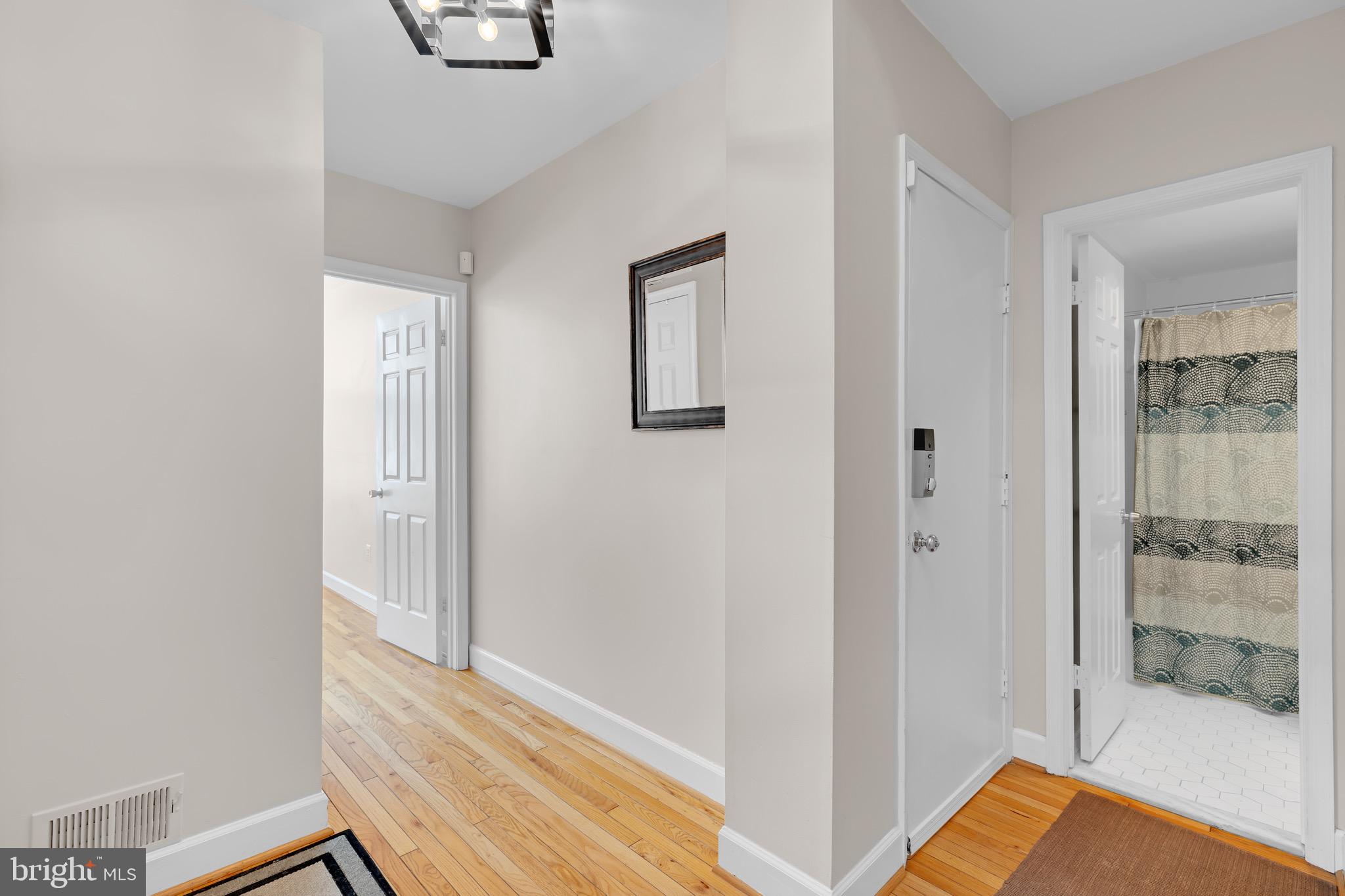 HAMPTONS OF MCLEAN - Residential