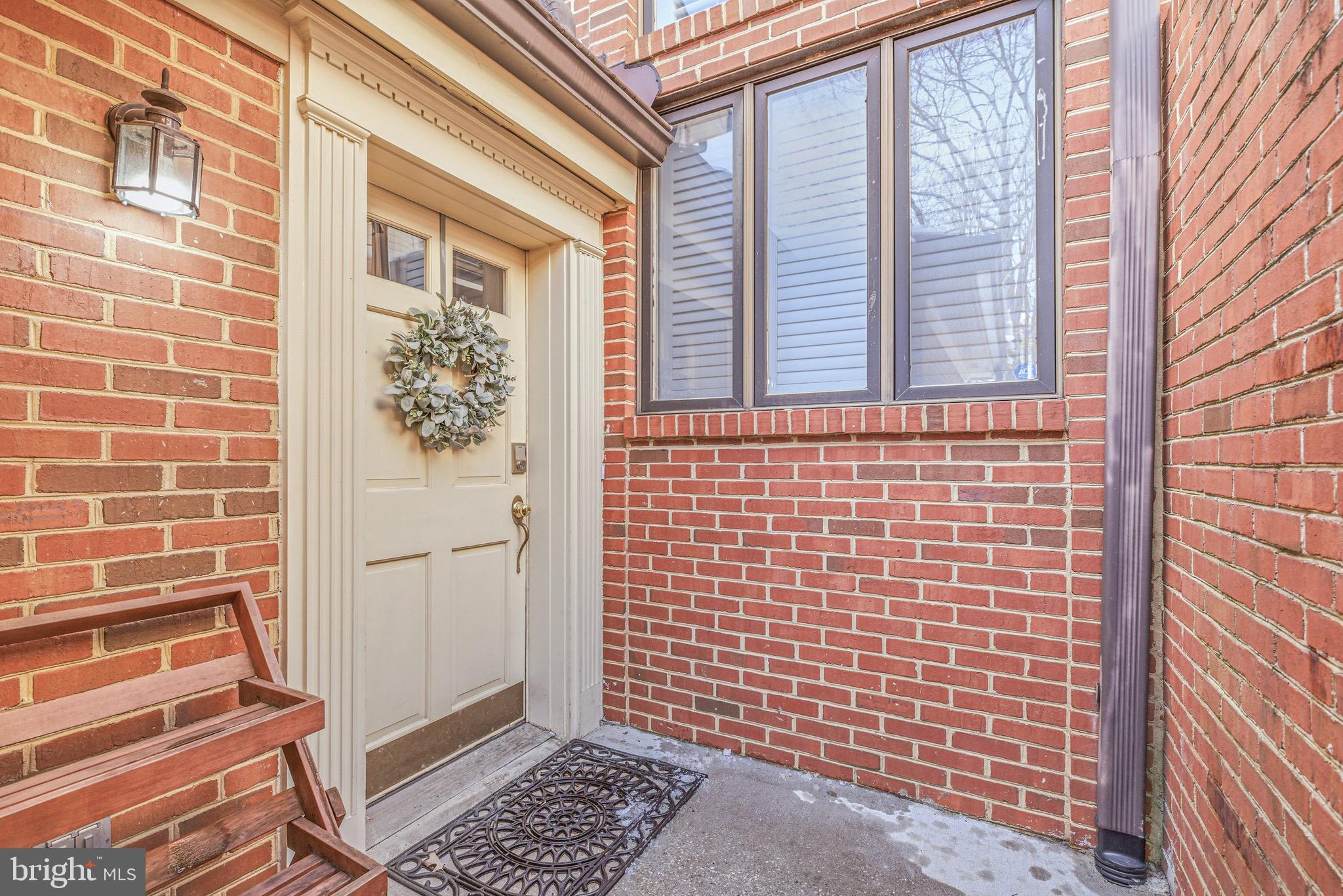 HAMPTONS OF MCLEAN - Residential