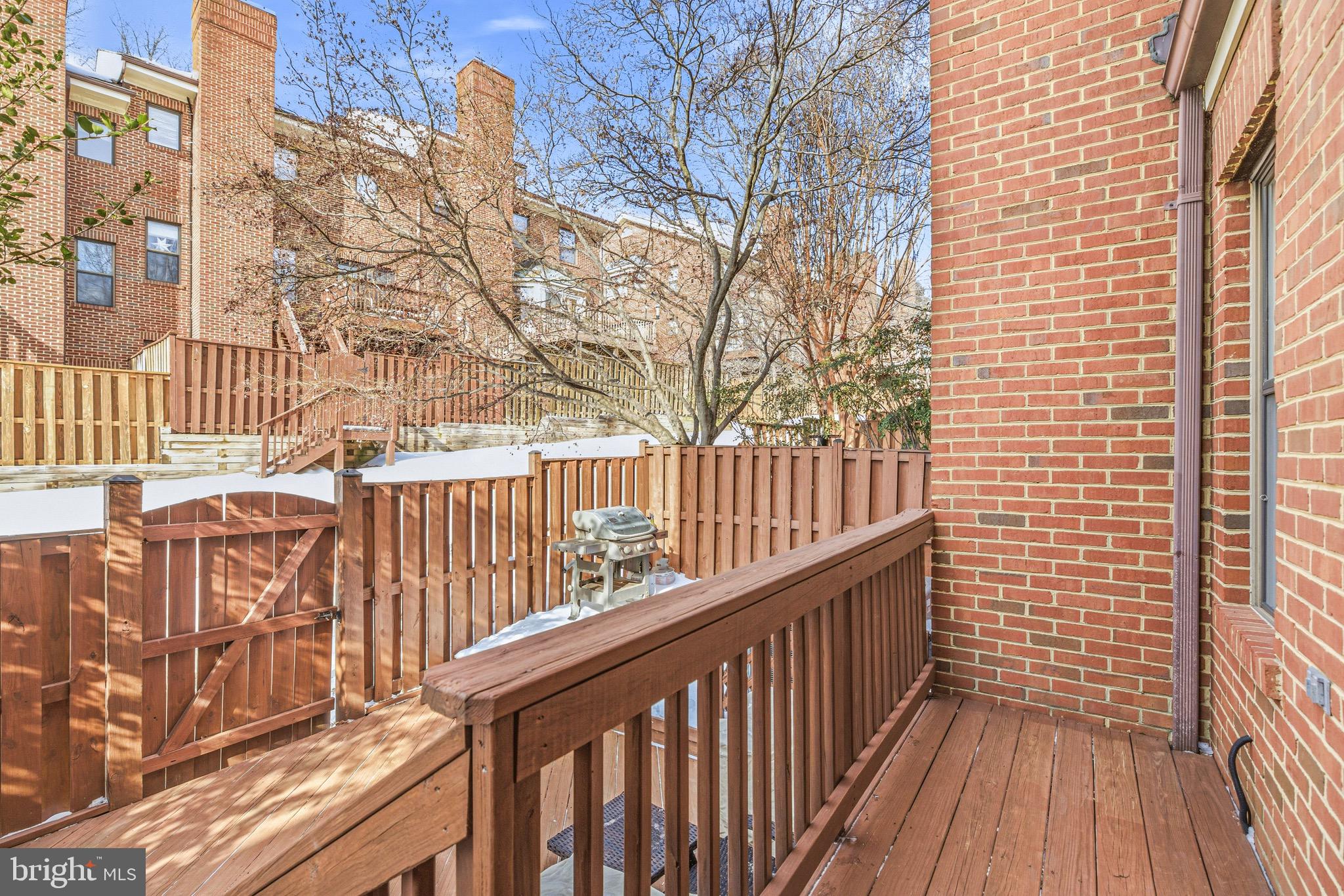 HAMPTONS OF MCLEAN - Residential