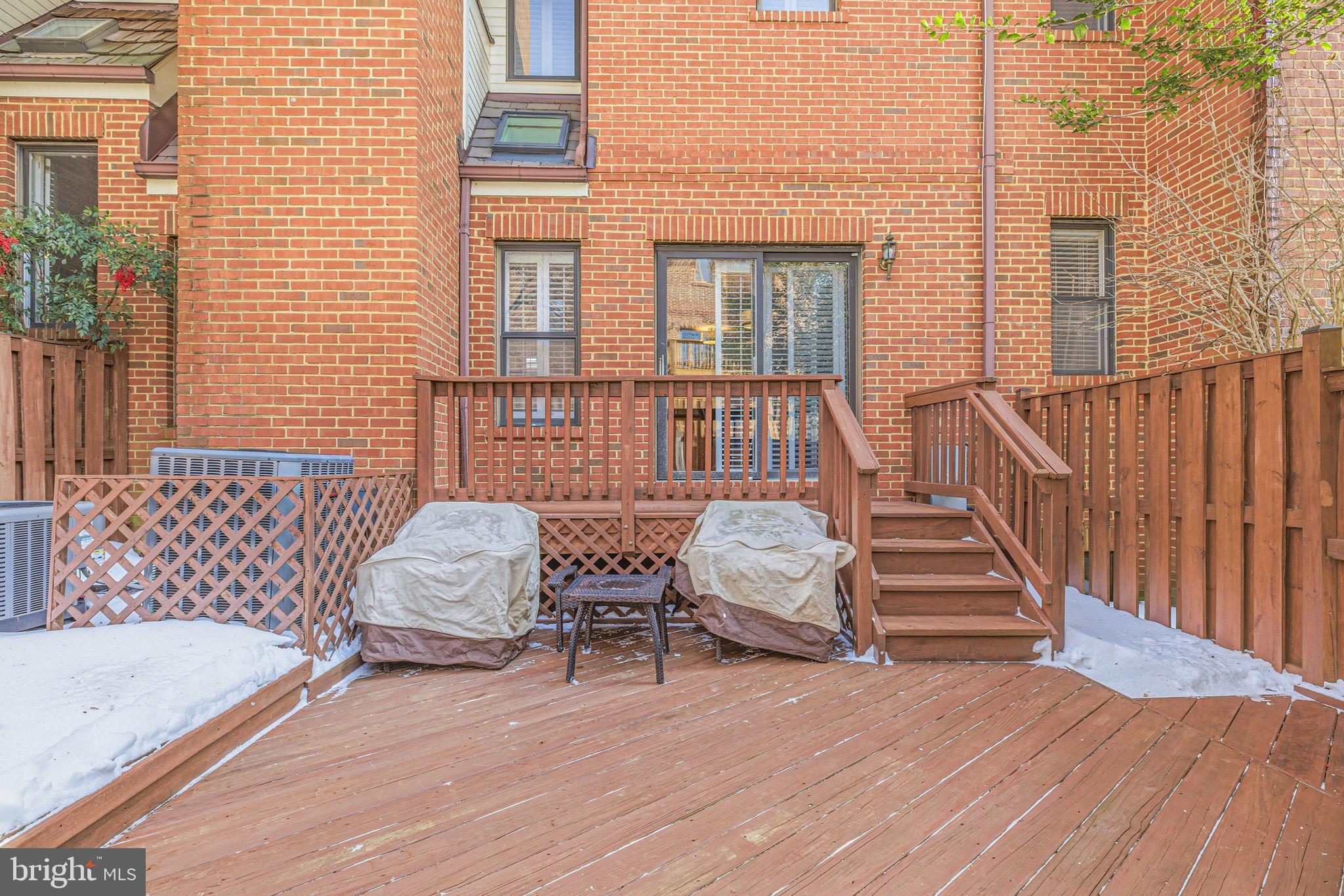 HAMPTONS OF MCLEAN - Residential