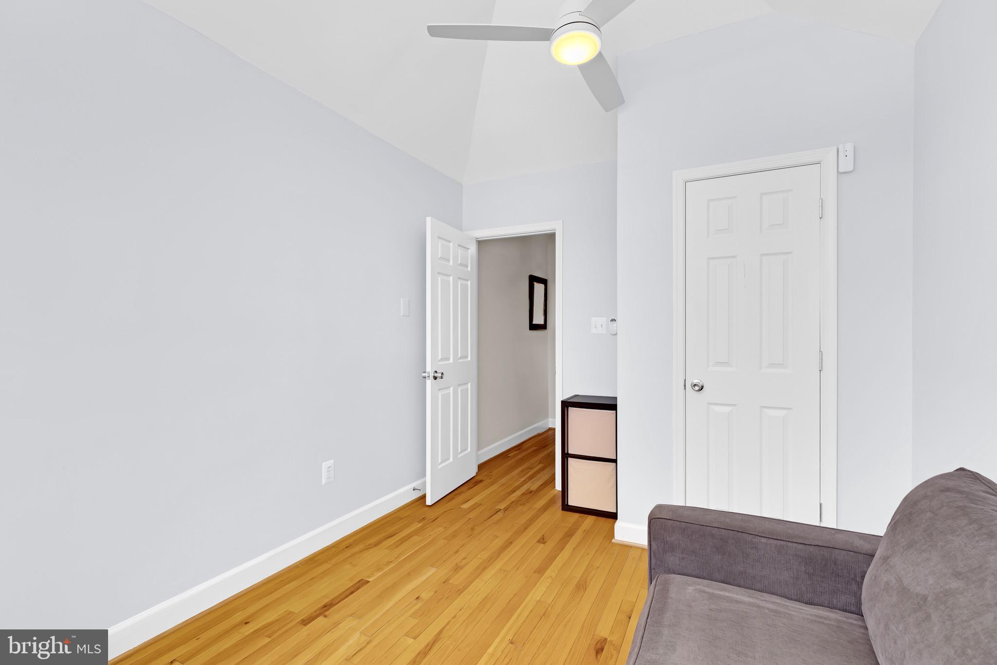 HAMPTONS OF MCLEAN - Residential