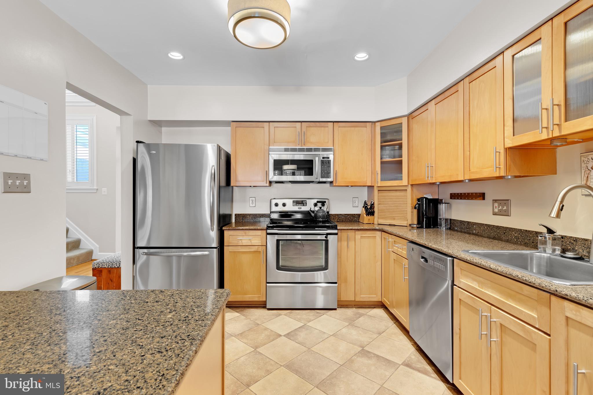 HAMPTONS OF MCLEAN - Residential