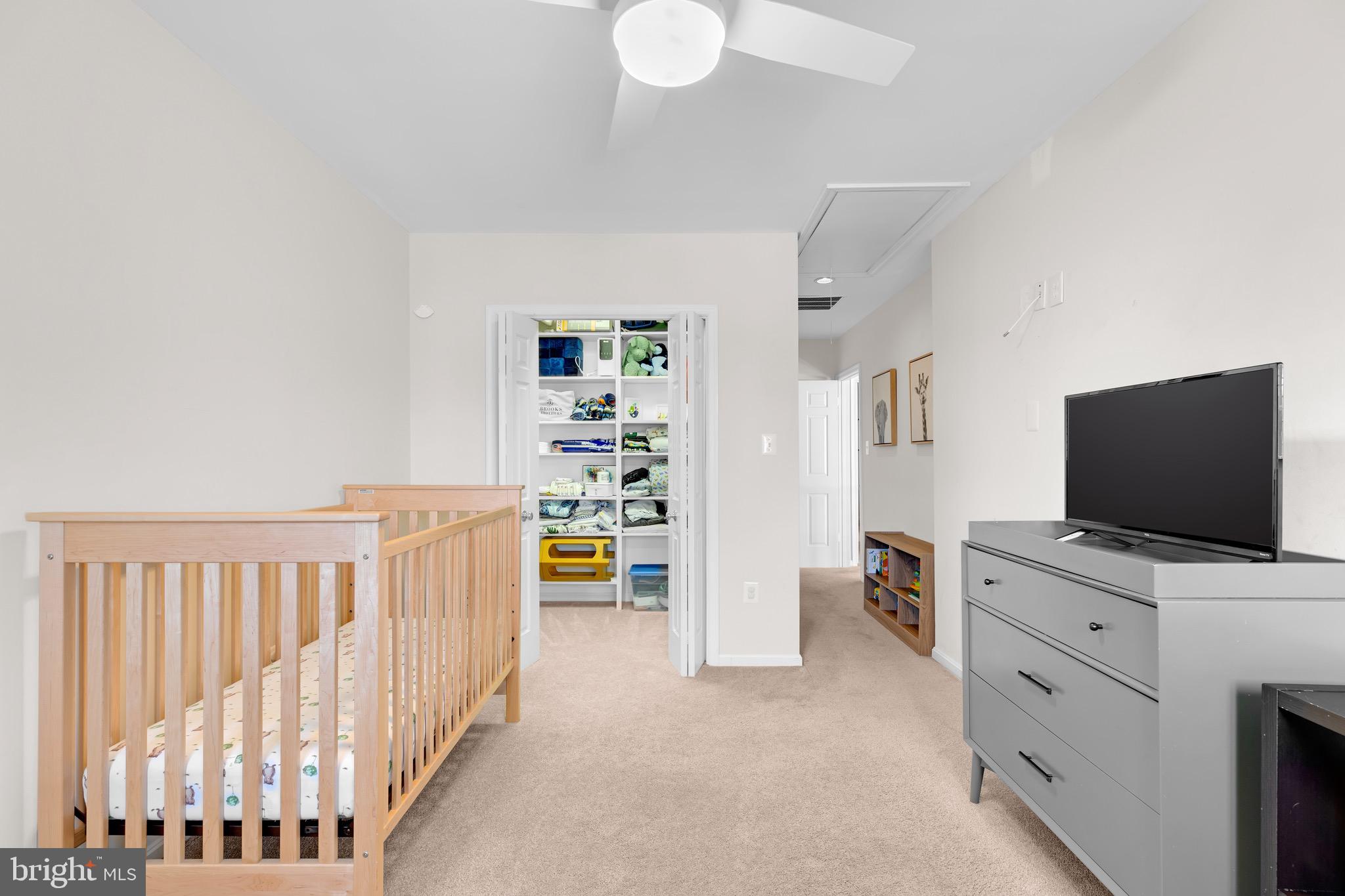 HAMPTONS OF MCLEAN - Residential