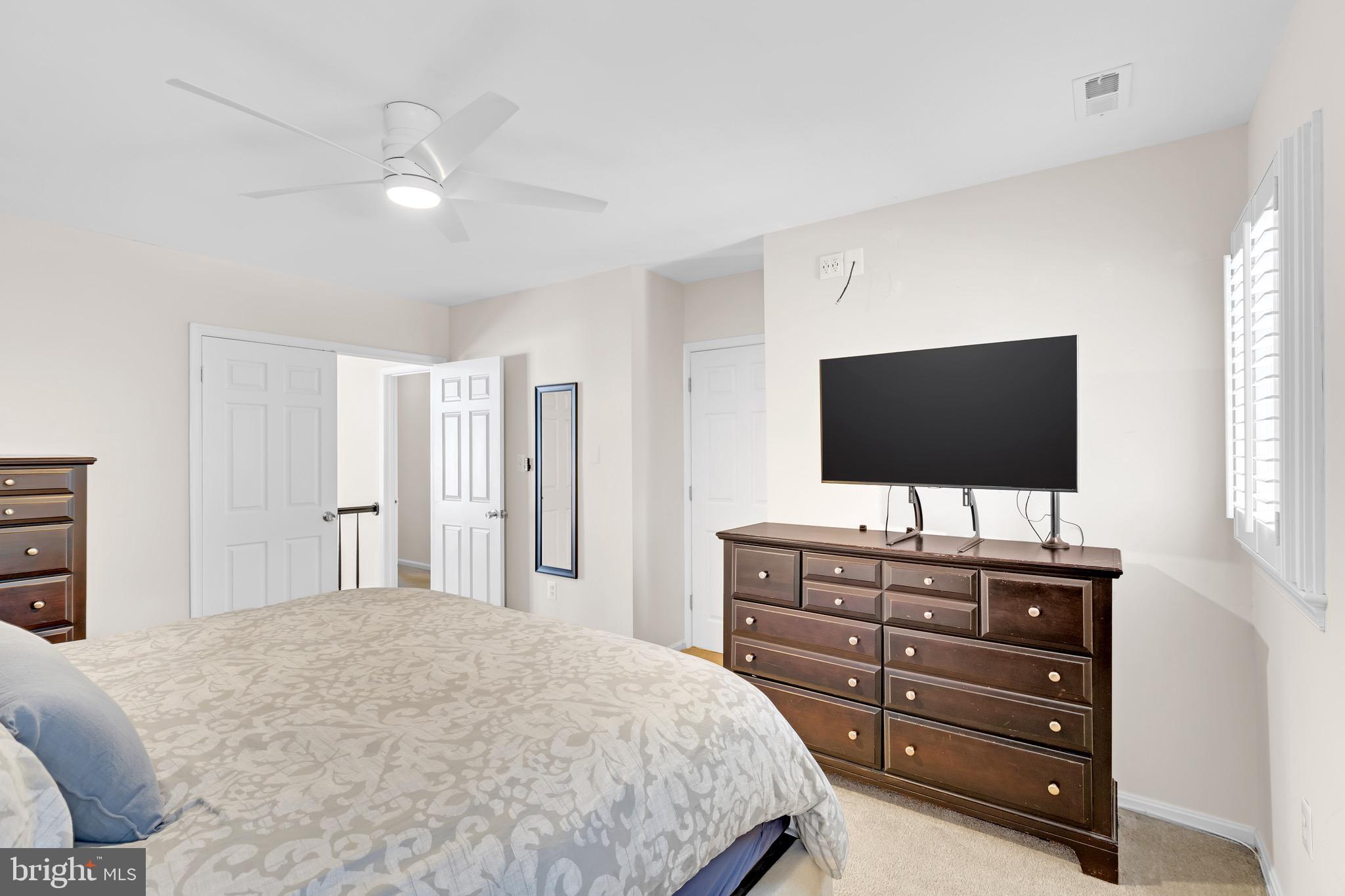 HAMPTONS OF MCLEAN - Residential