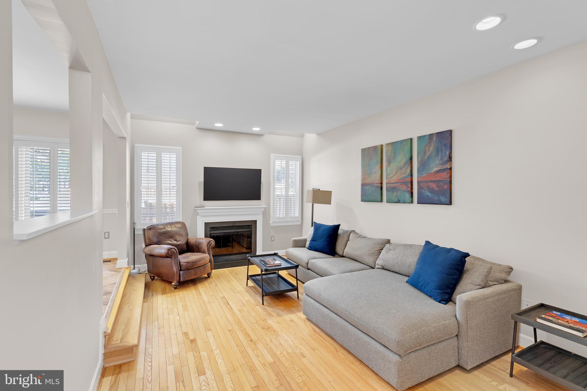 HAMPTONS OF MCLEAN - Residential