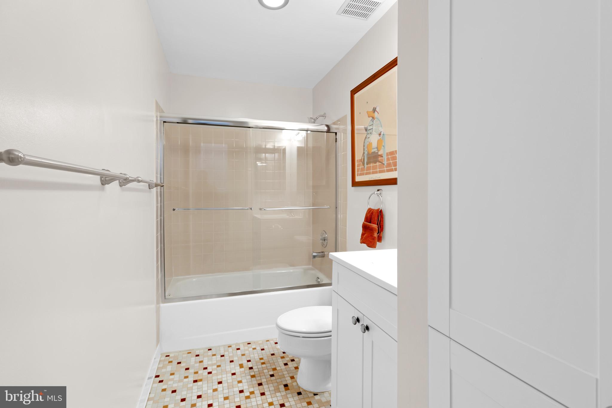 HAMPTONS OF MCLEAN - Residential