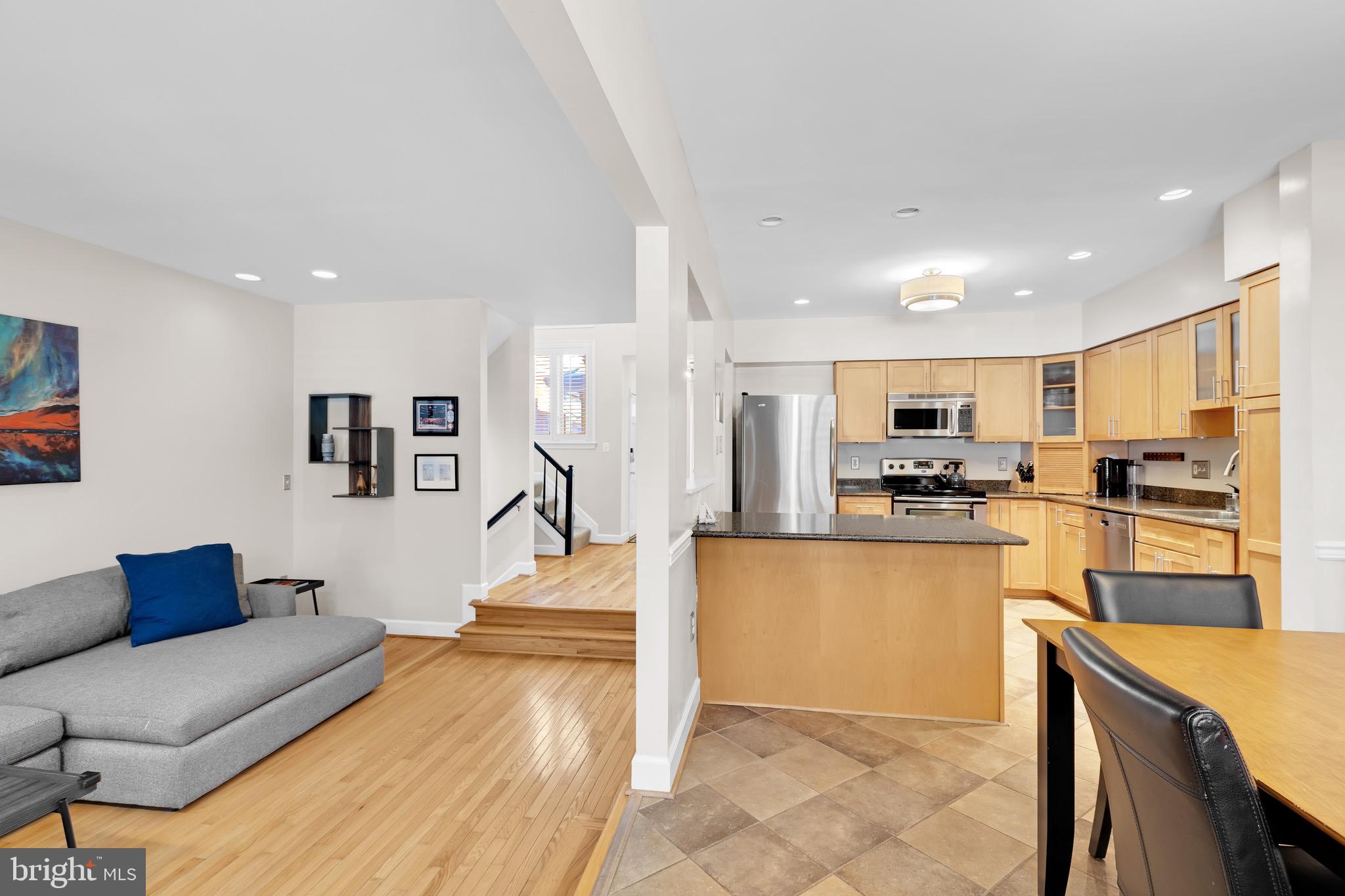 HAMPTONS OF MCLEAN - Residential