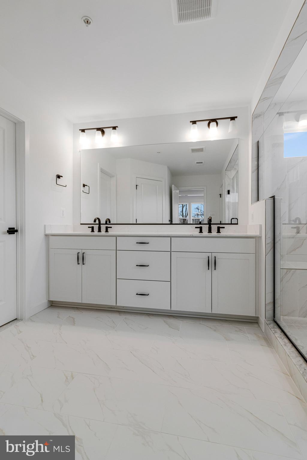 ST JAMES - Residential