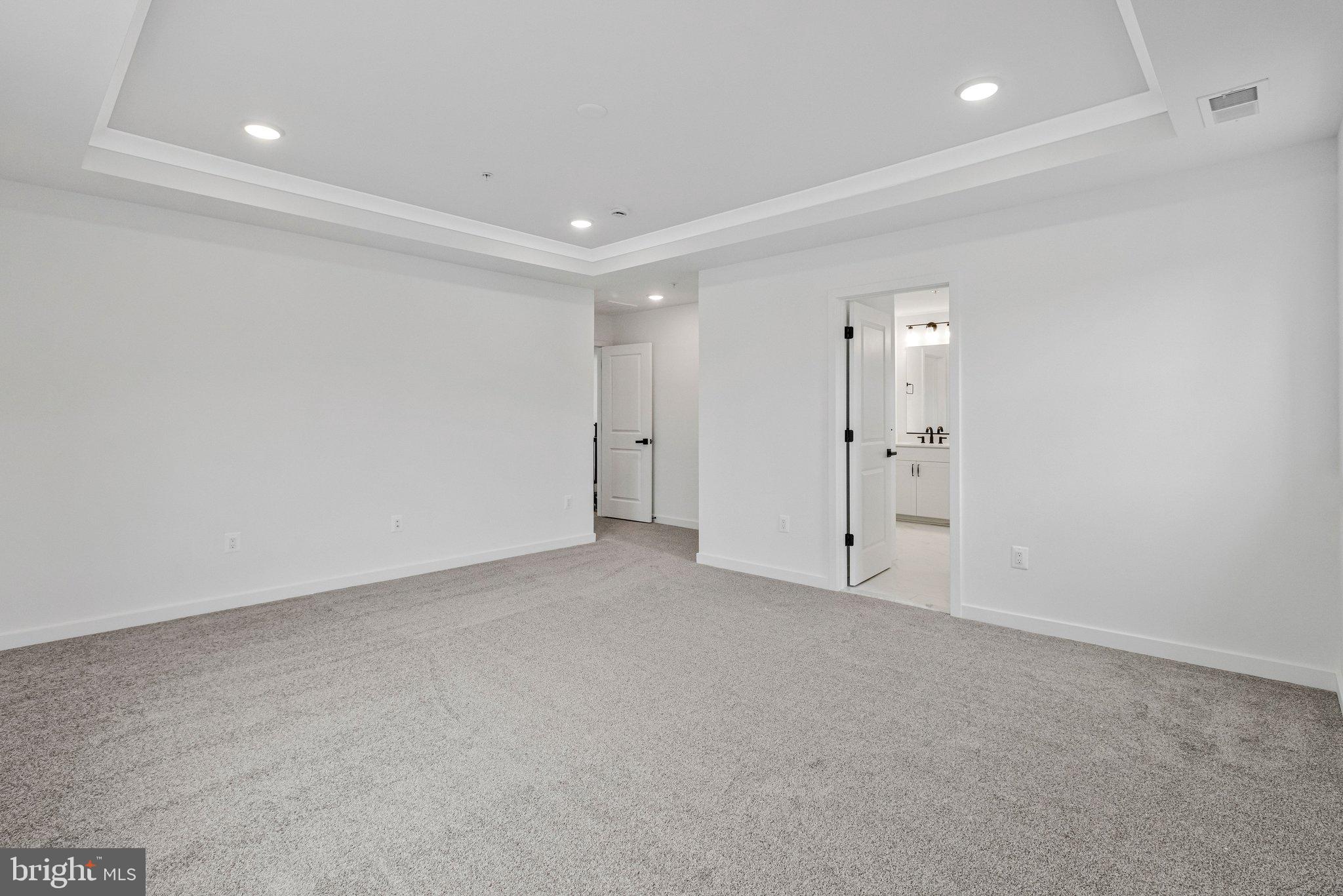 ST JAMES - Residential