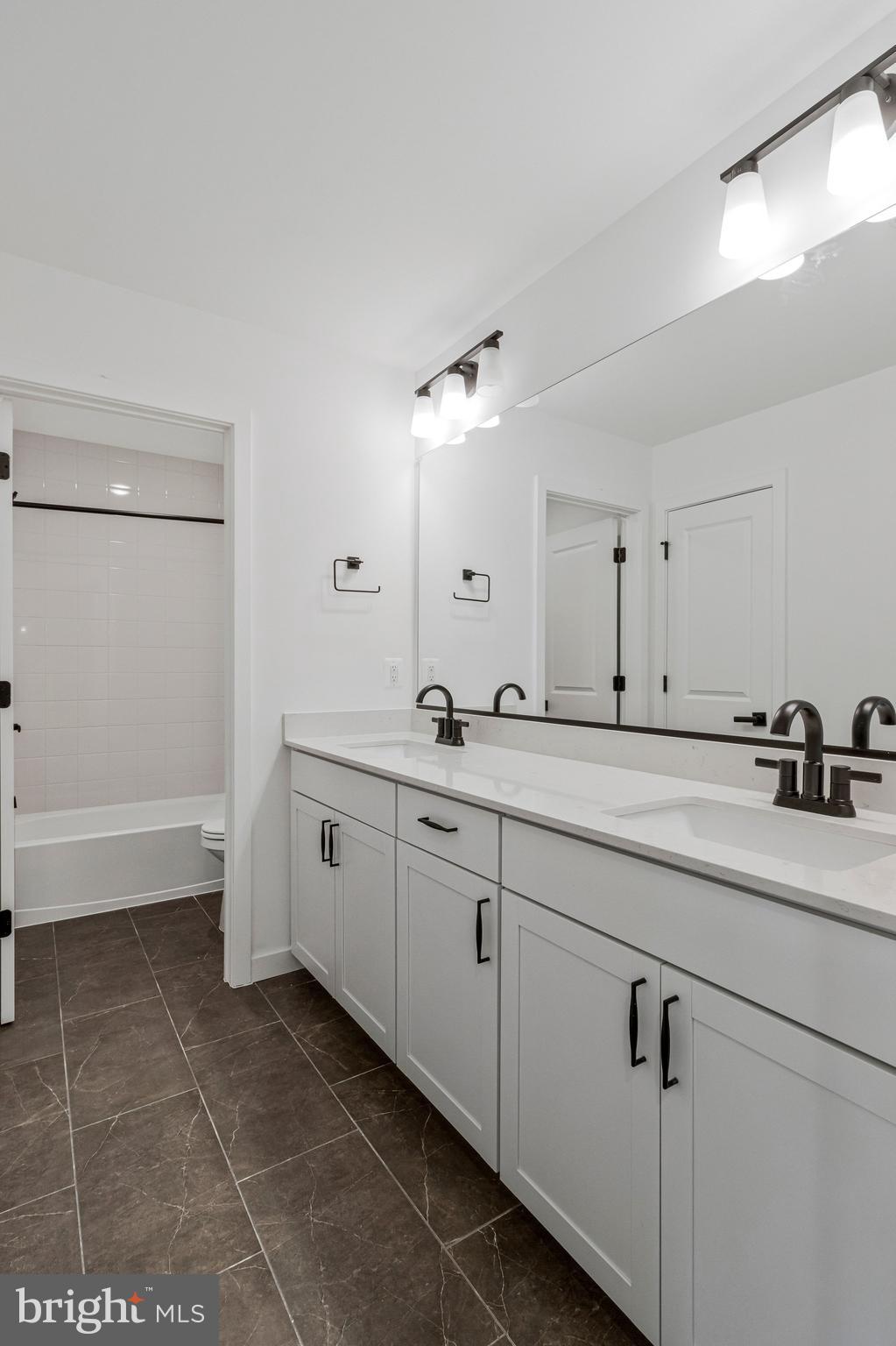 ST JAMES - Residential