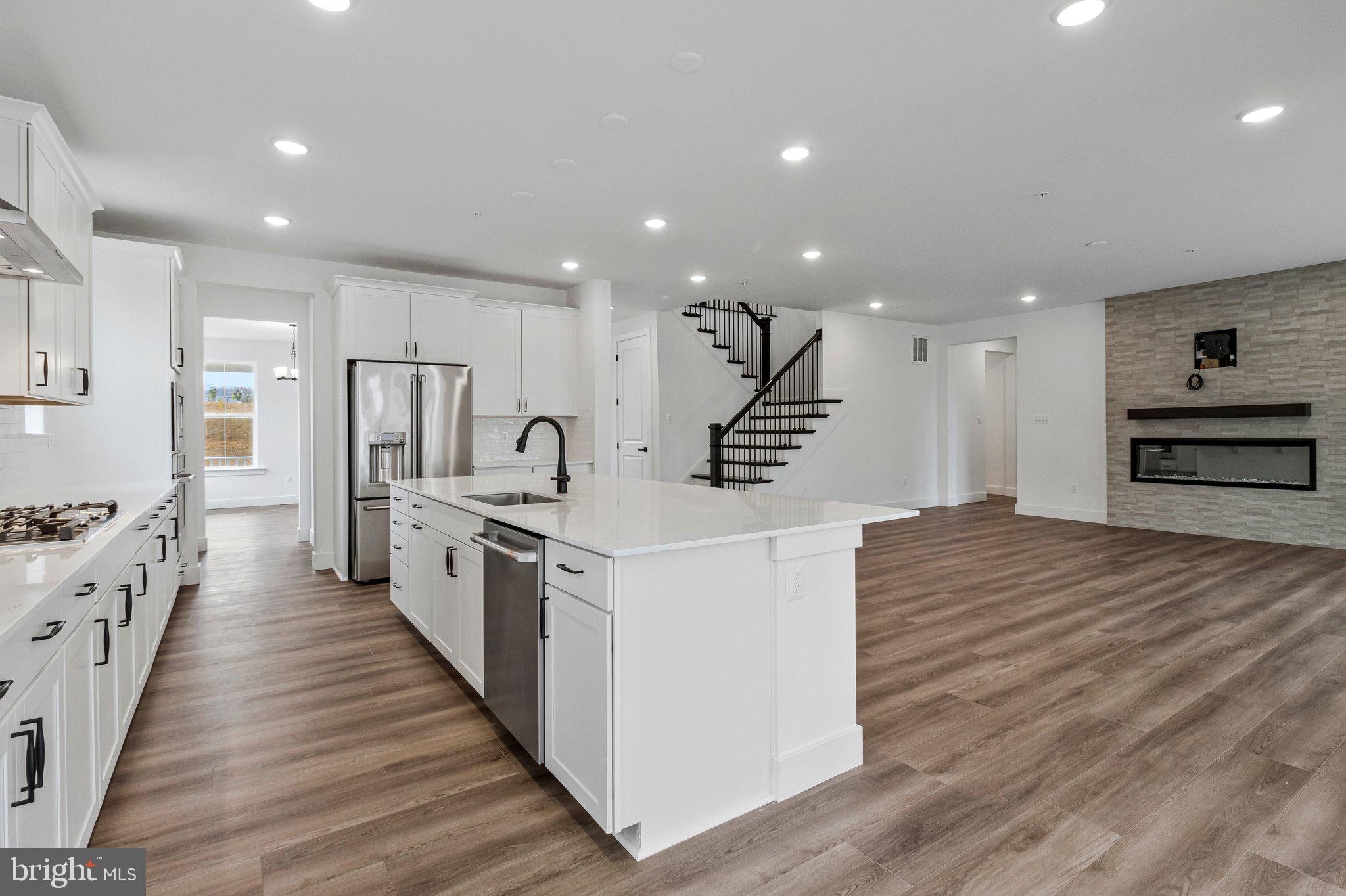 ST JAMES - Residential