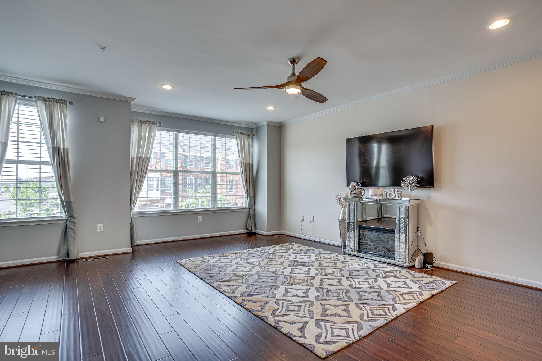 GLENEAGLES TOWNHOMES - Residential