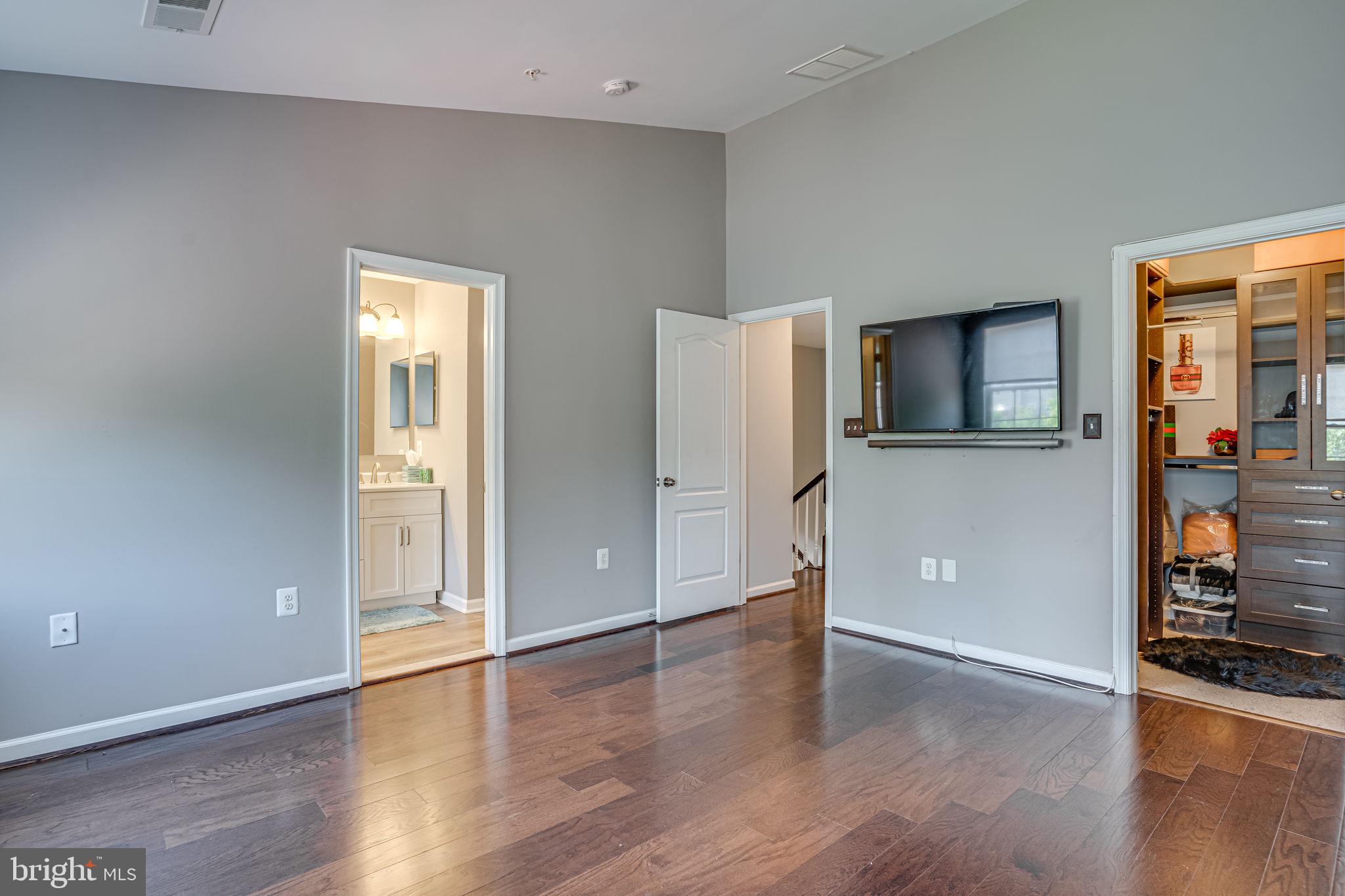 GLENEAGLES TOWNHOMES - Residential