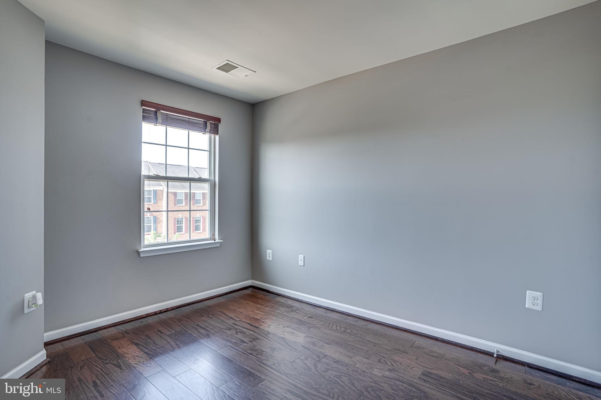 GLENEAGLES TOWNHOMES - Residential