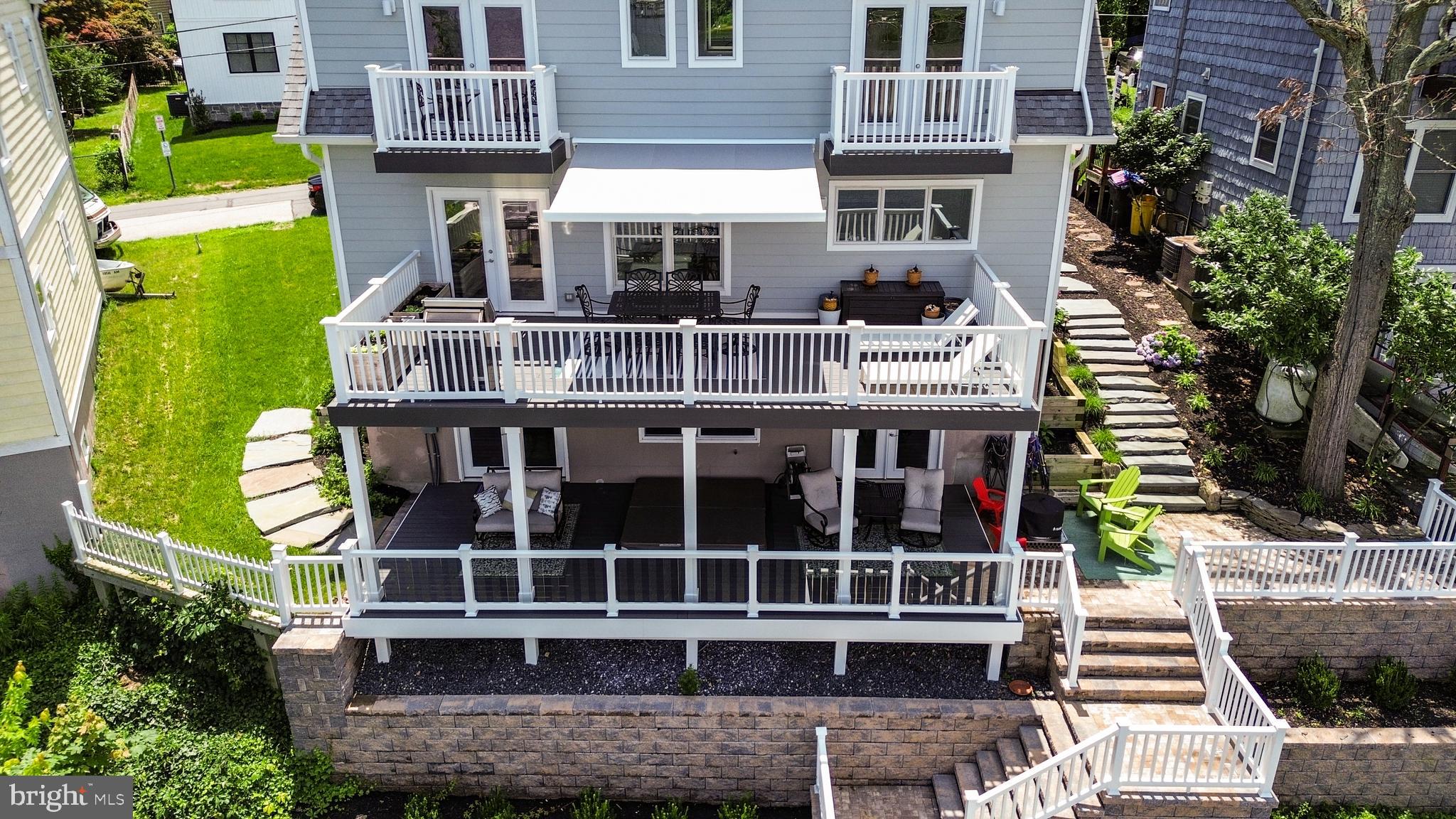 404 ALAMEDA PARKWAY