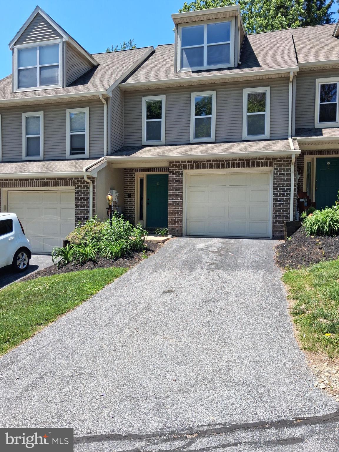 WEST POINTE RIDGE - Residential