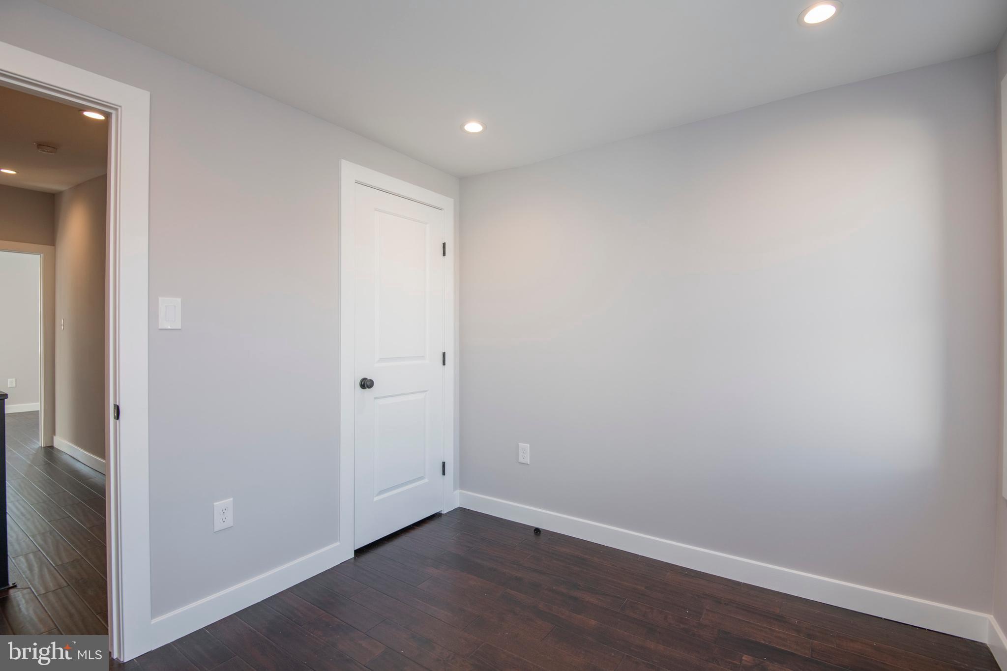 POINT BREEZE - Residential