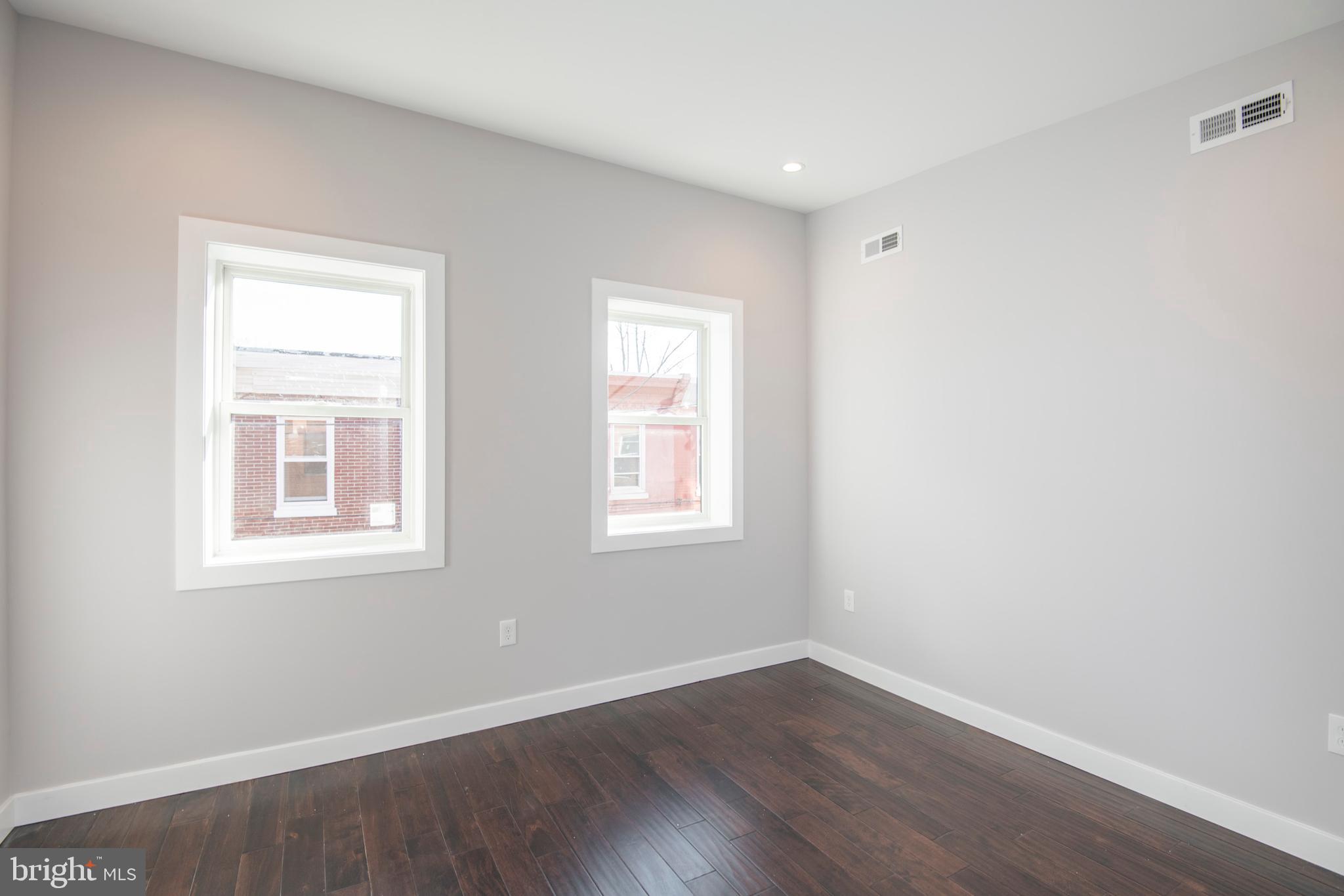 POINT BREEZE - Residential