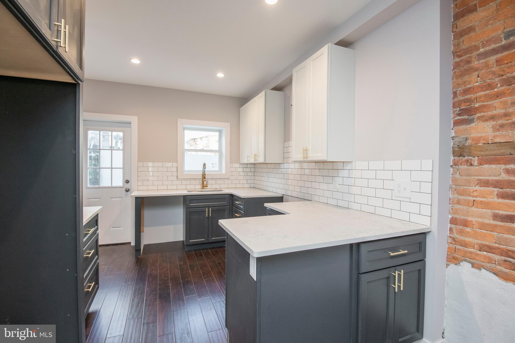 POINT BREEZE - Residential