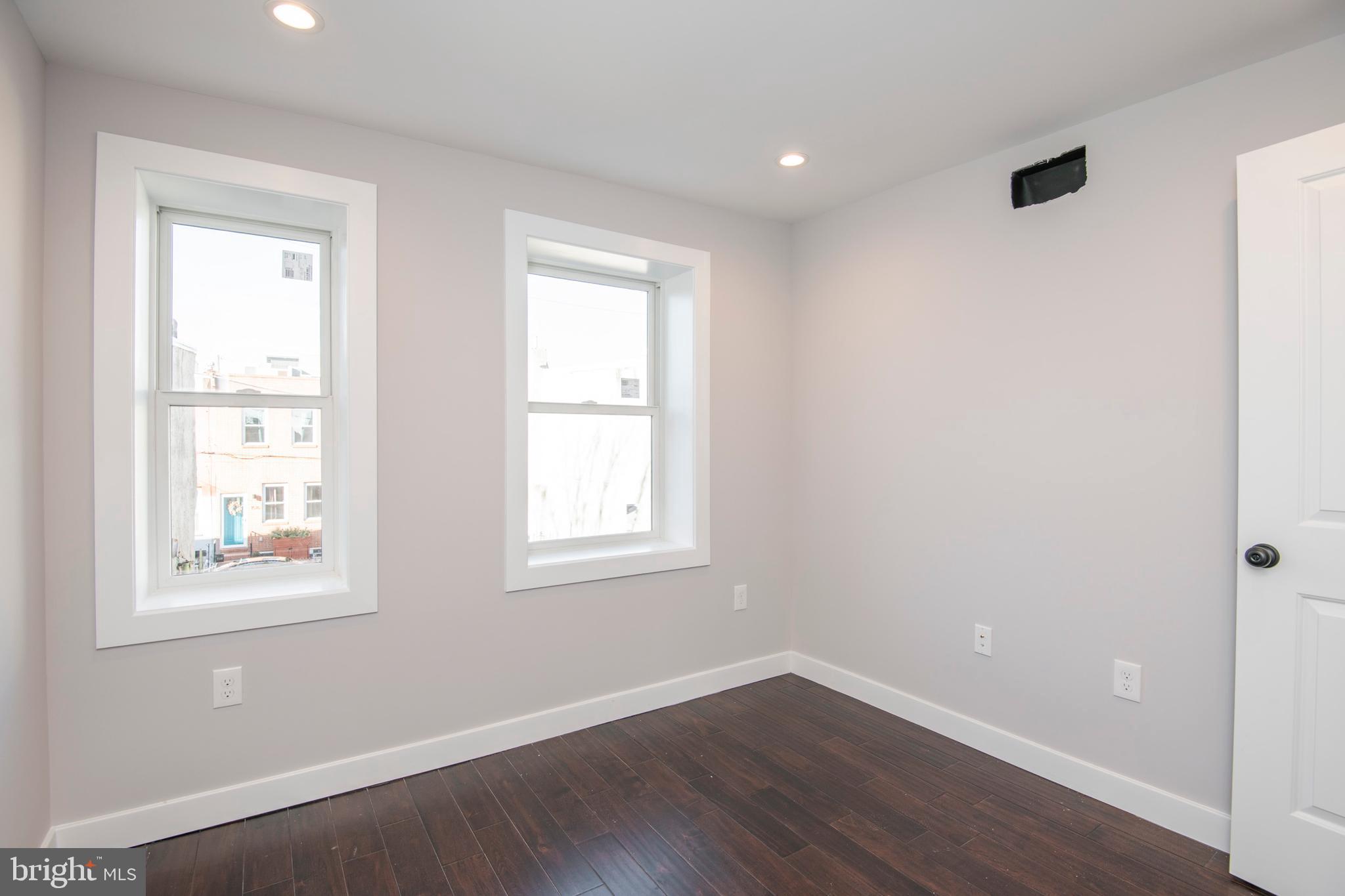 POINT BREEZE - Residential