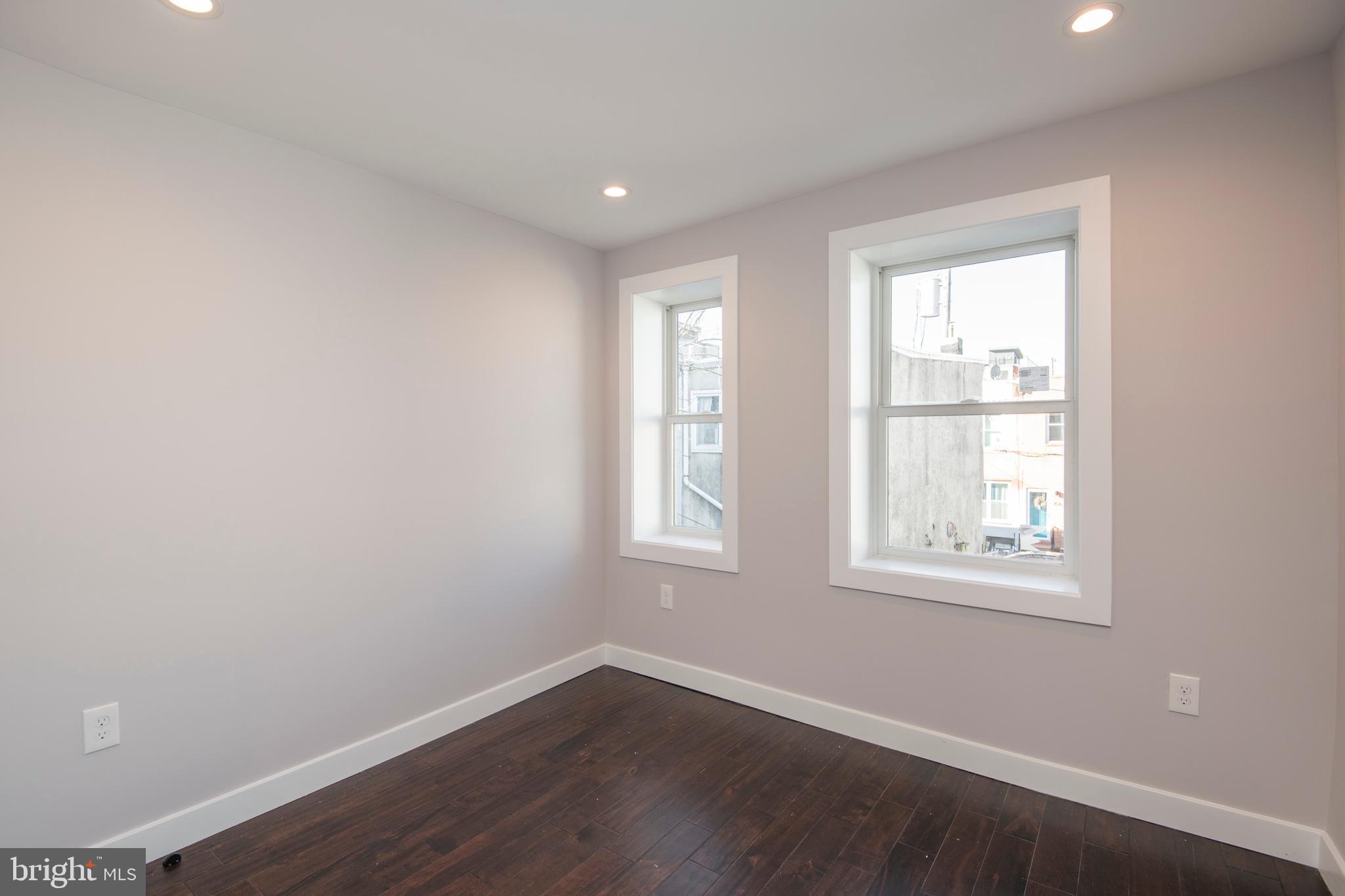 POINT BREEZE - Residential